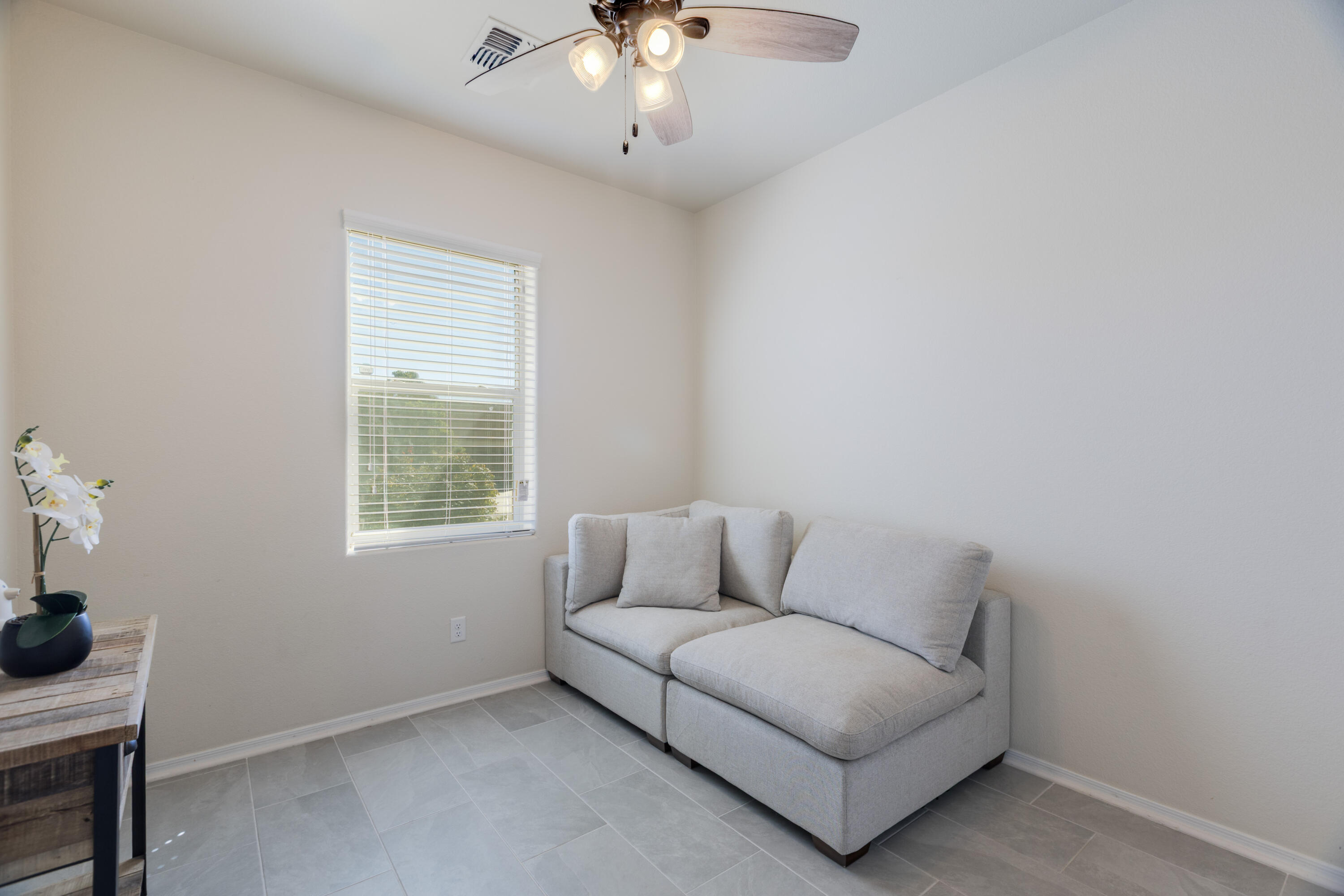 Photo 14 — 10919 Topacio Street NW