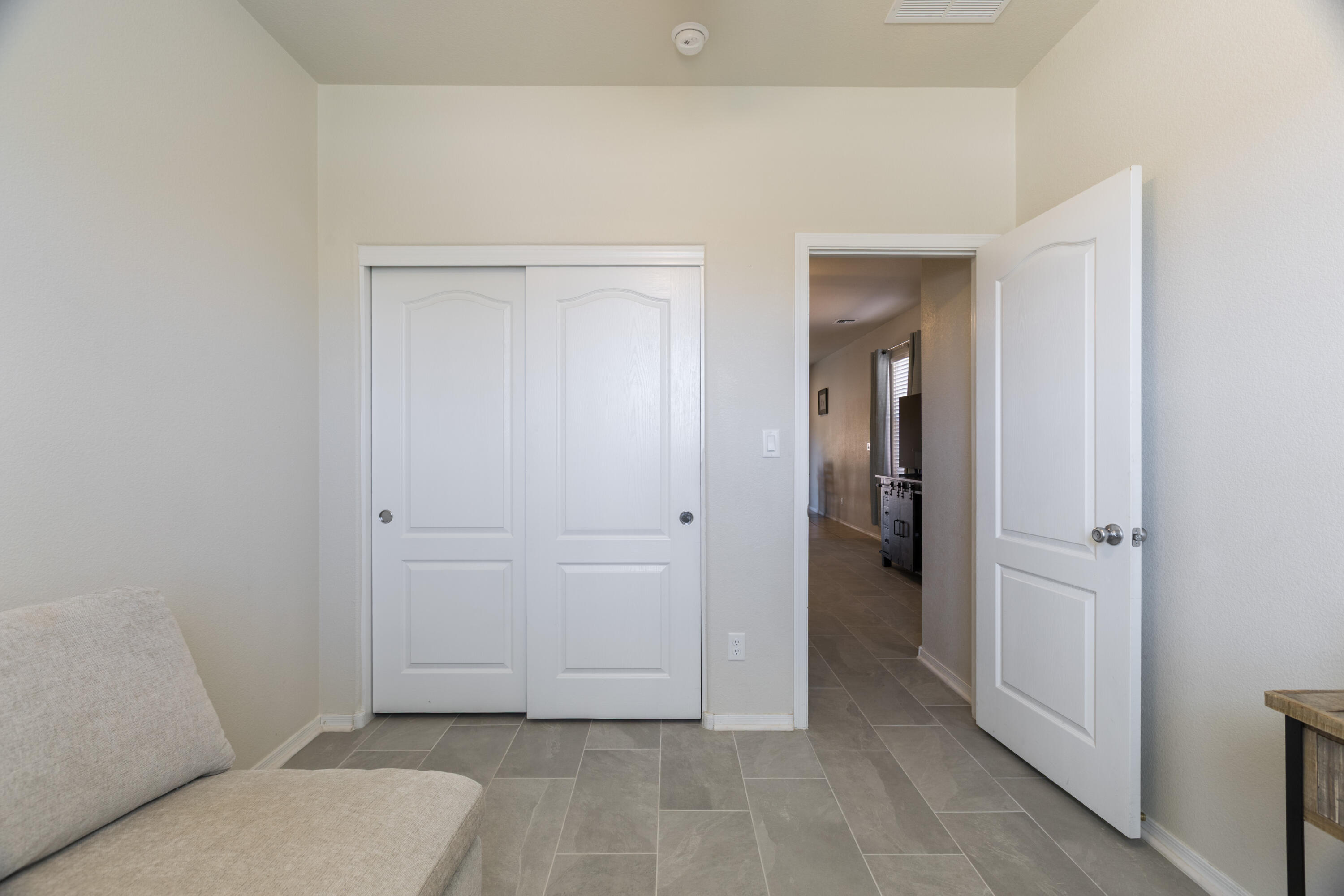 Photo 15 — 10919 Topacio Street NW