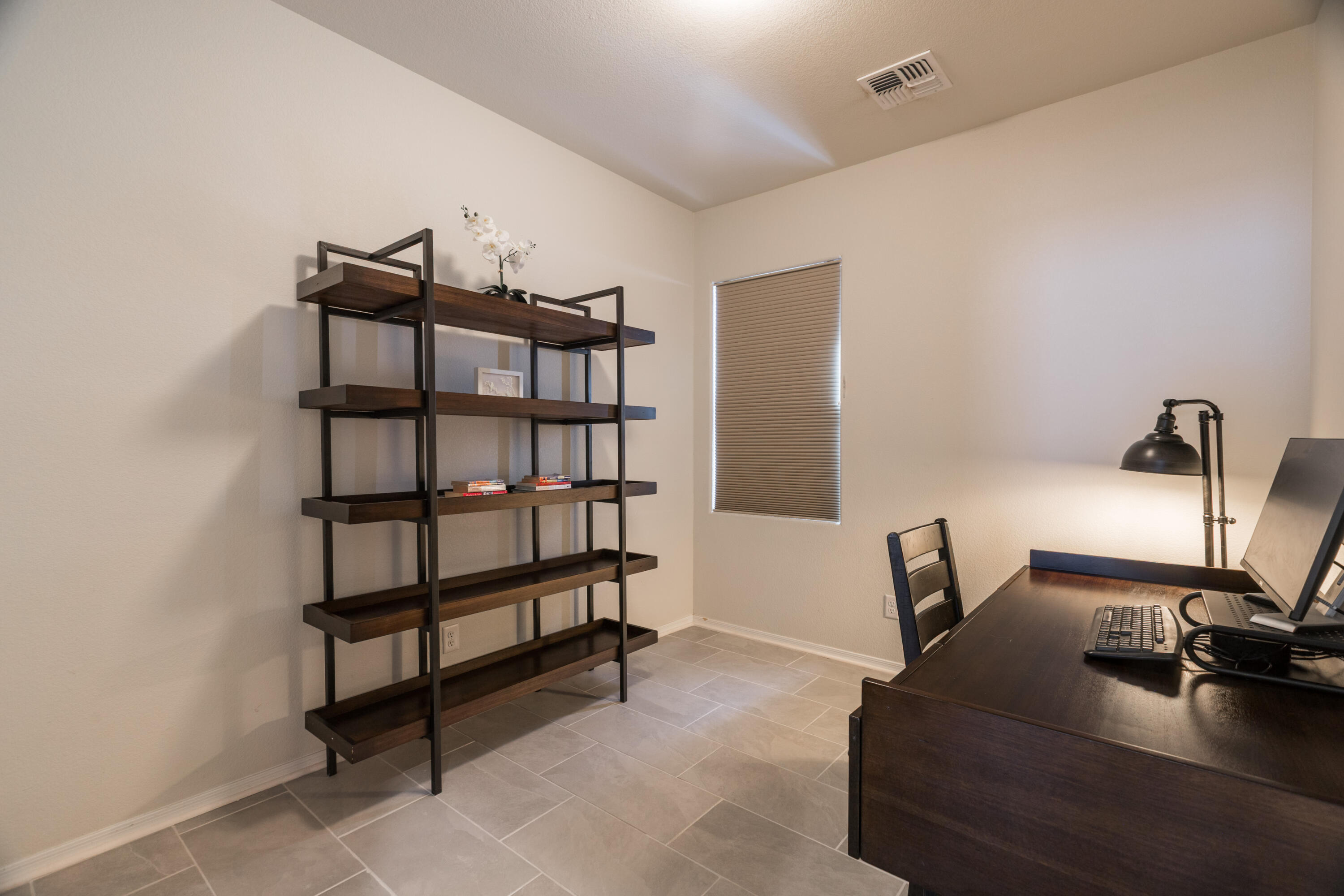 Photo 17 — 10919 Topacio Street NW