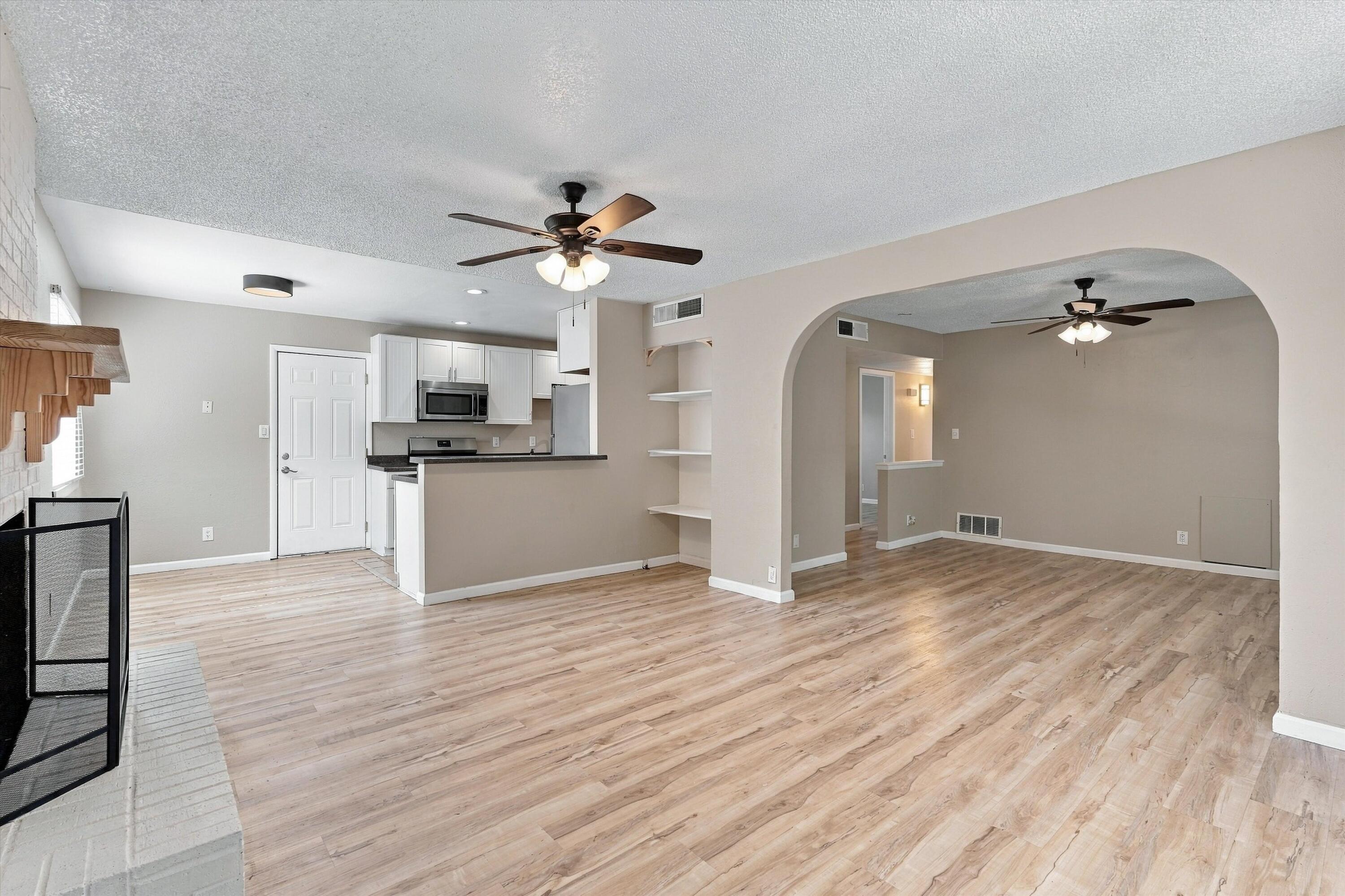 Photo 7 — 1212 Willys Knight Drive NE