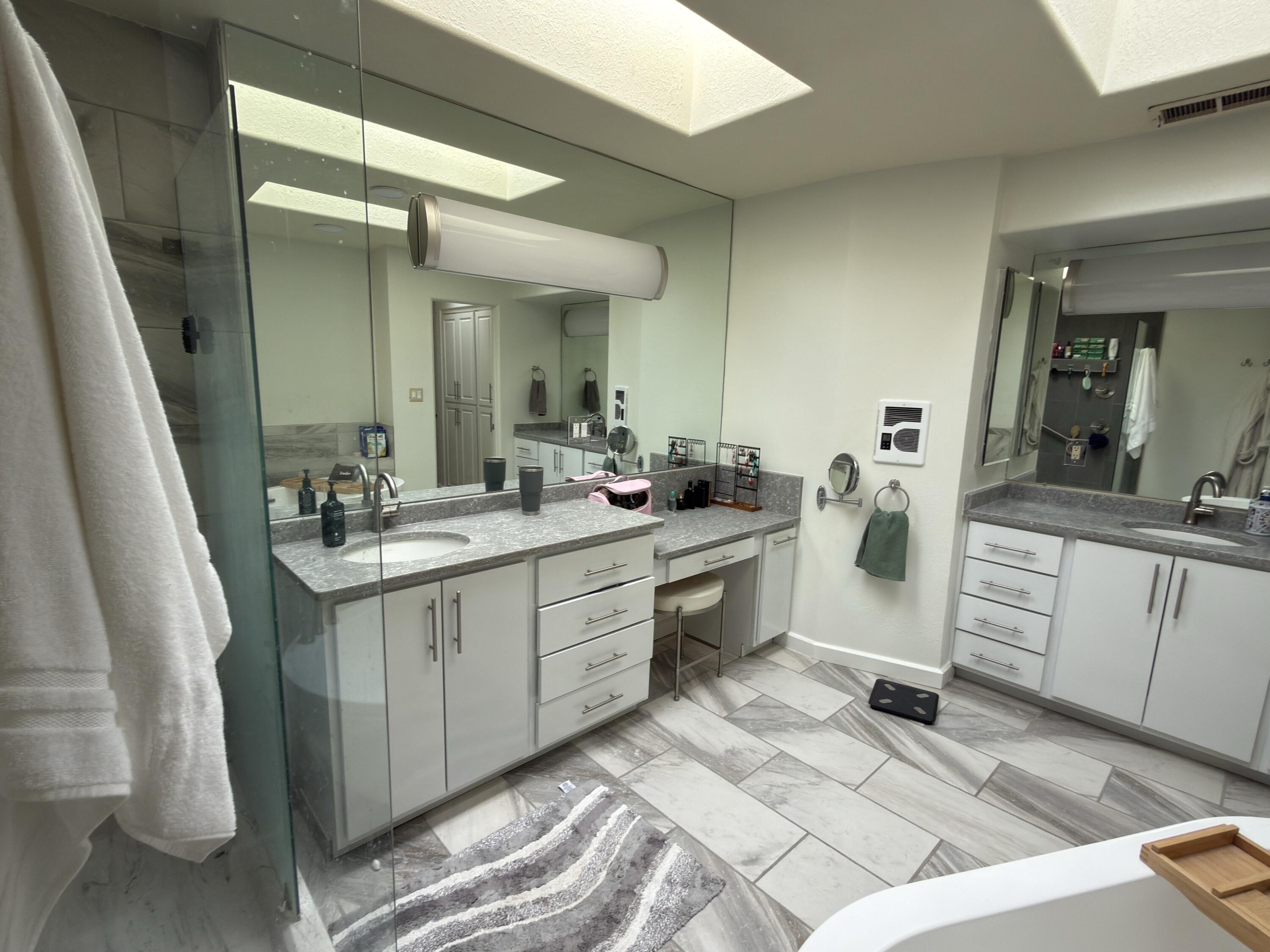 Photo 13 — 5536 Overlook Drive NE