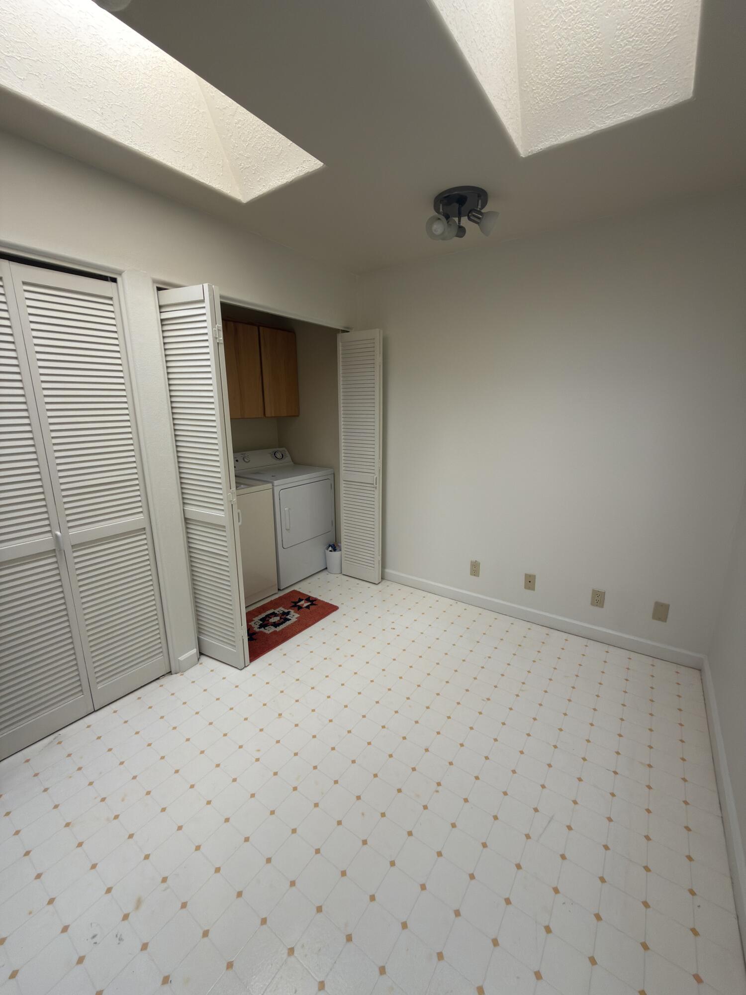Photo 10 — 5536 Overlook Drive NE