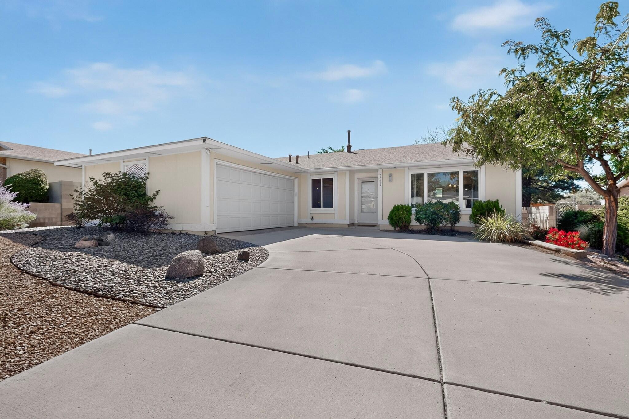 6612 Luella Anne Drive NE, Albuquerque, NM 87109
