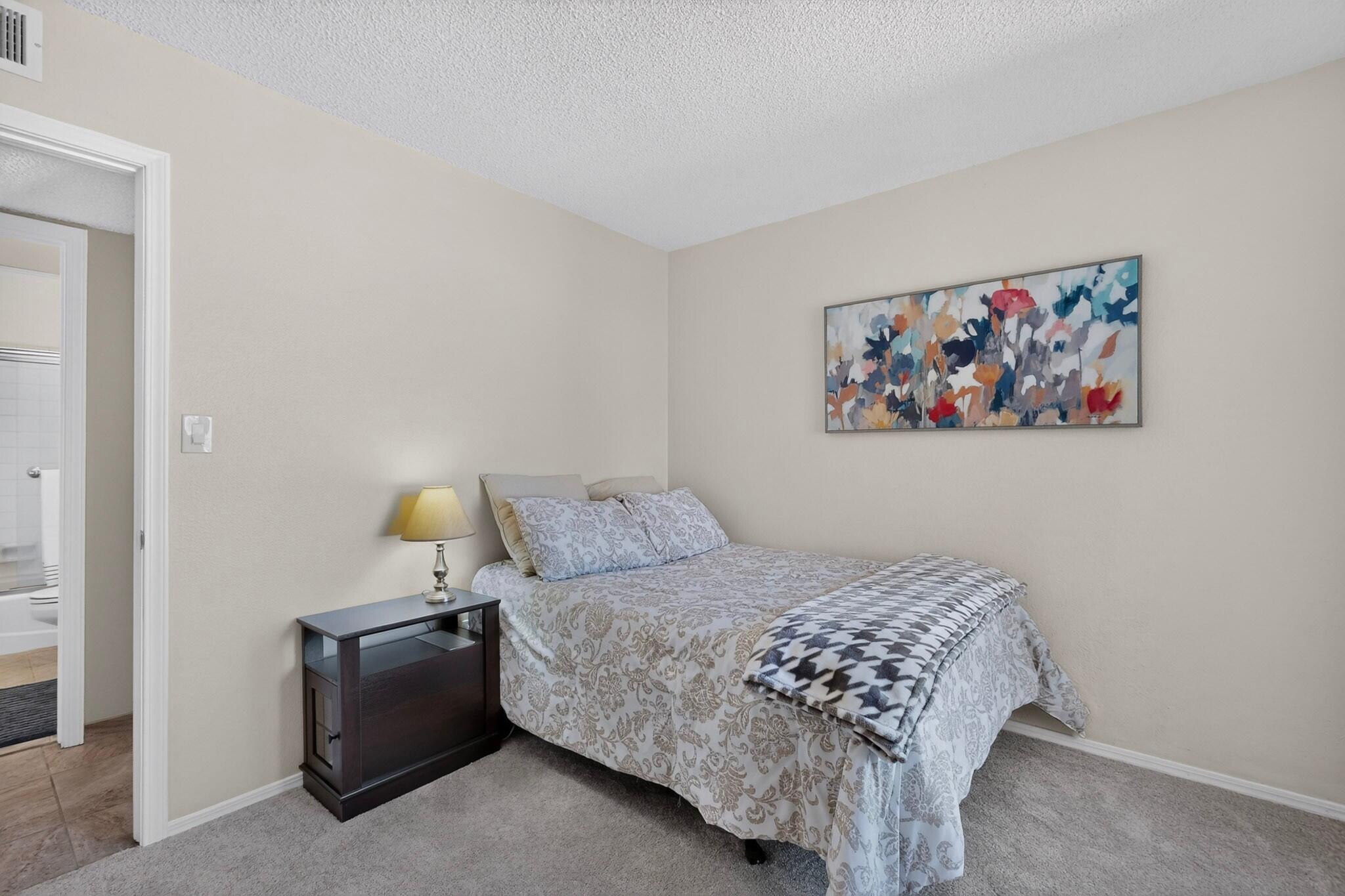 Photo 17 — 6612 Luella Anne Drive NE