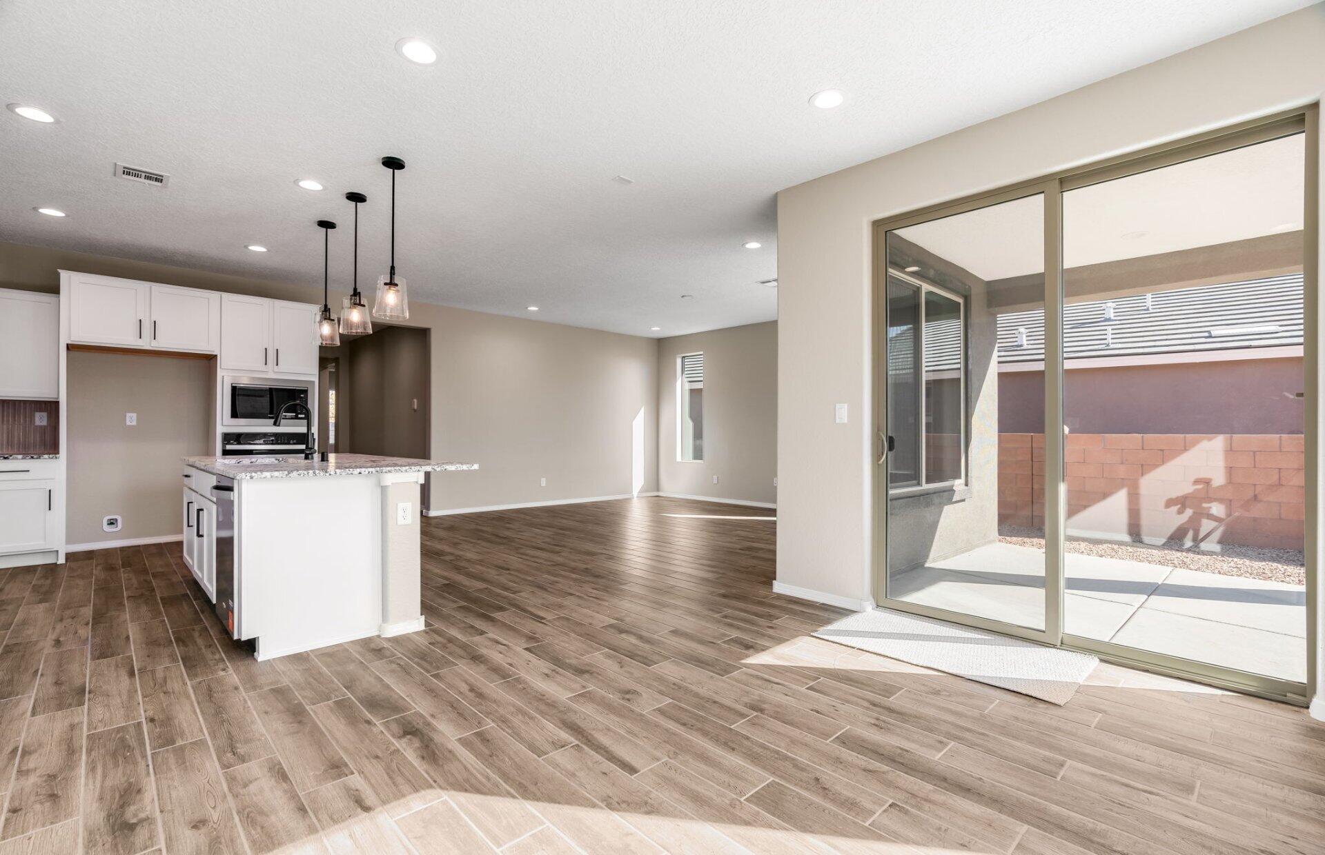Photo 13 — 3027 Malaquita Street SE