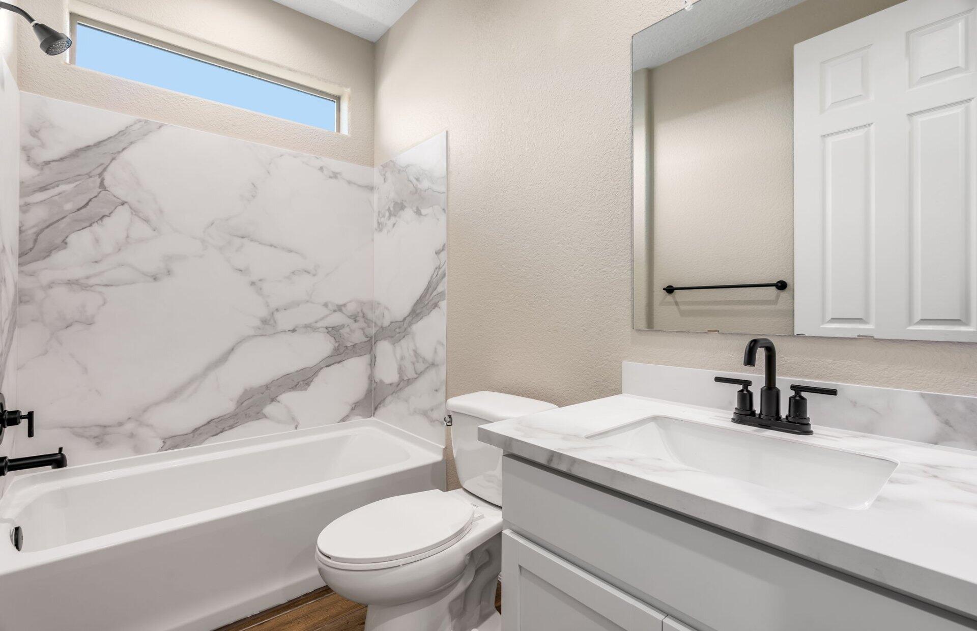Photo 5 — 3027 Malaquita Street SE