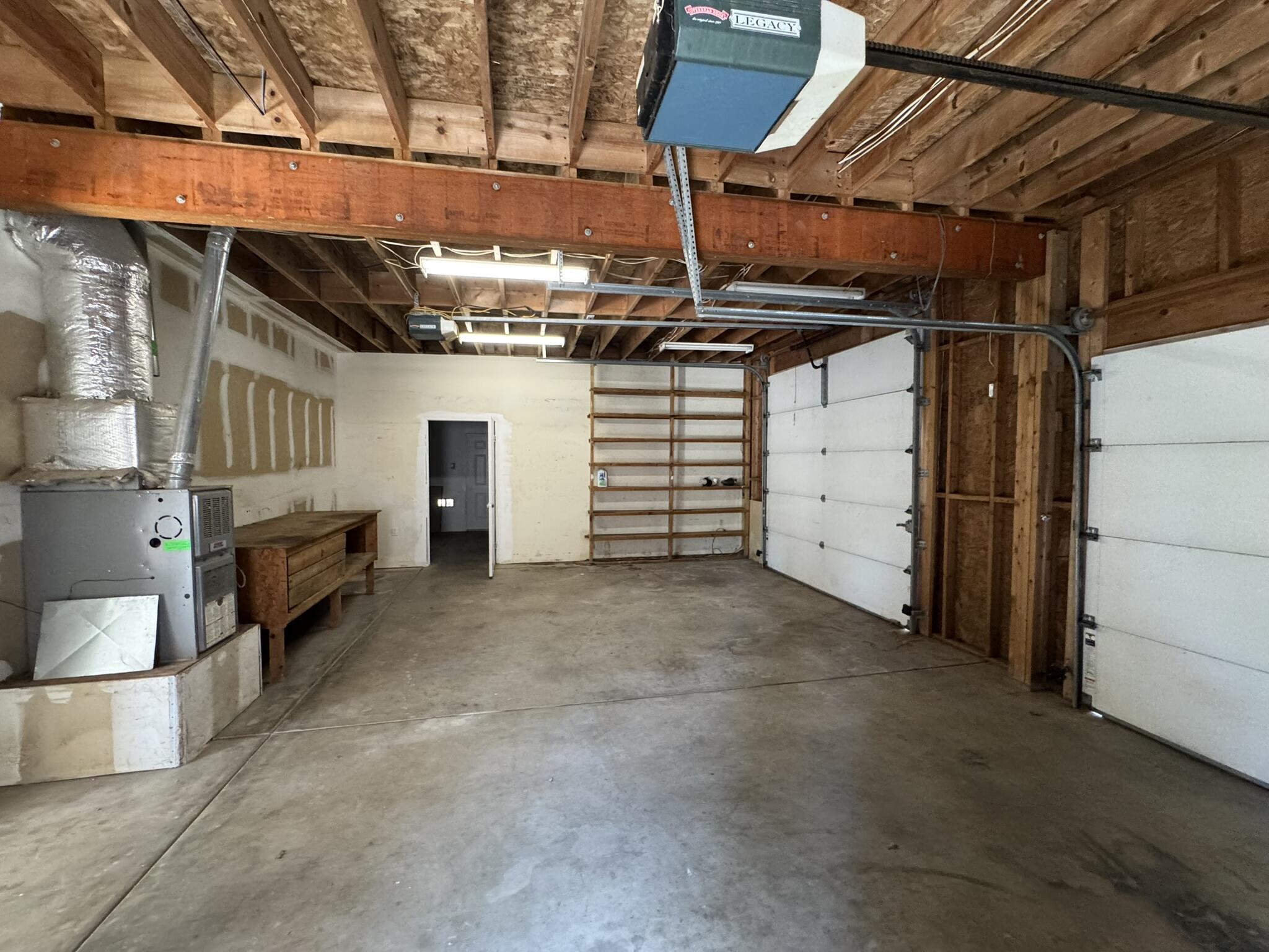 Photo 8 — 1930 Ilfield Road SW