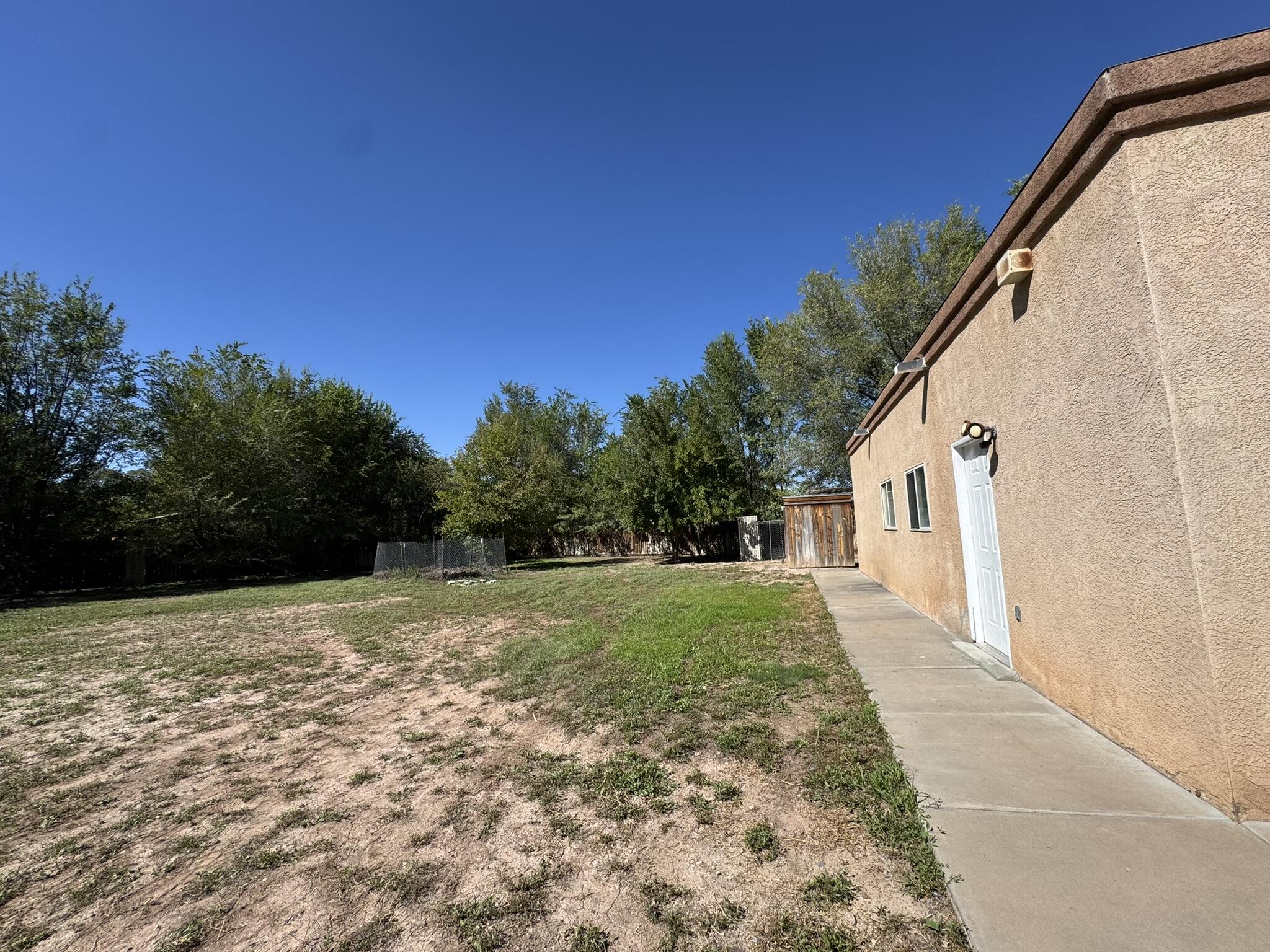 Photo 6 — 1930 Ilfield Road SW