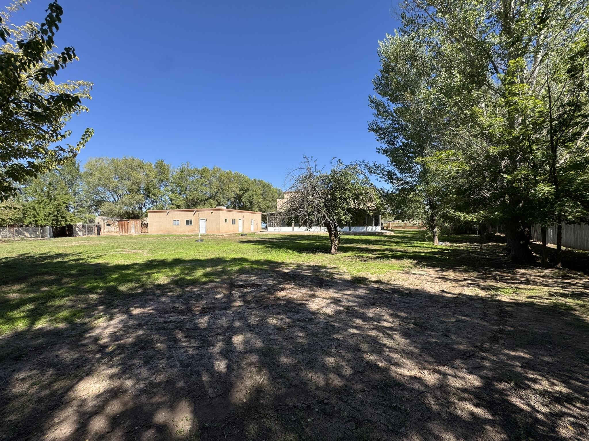 Photo 2 — 1930 Ilfield Road SW