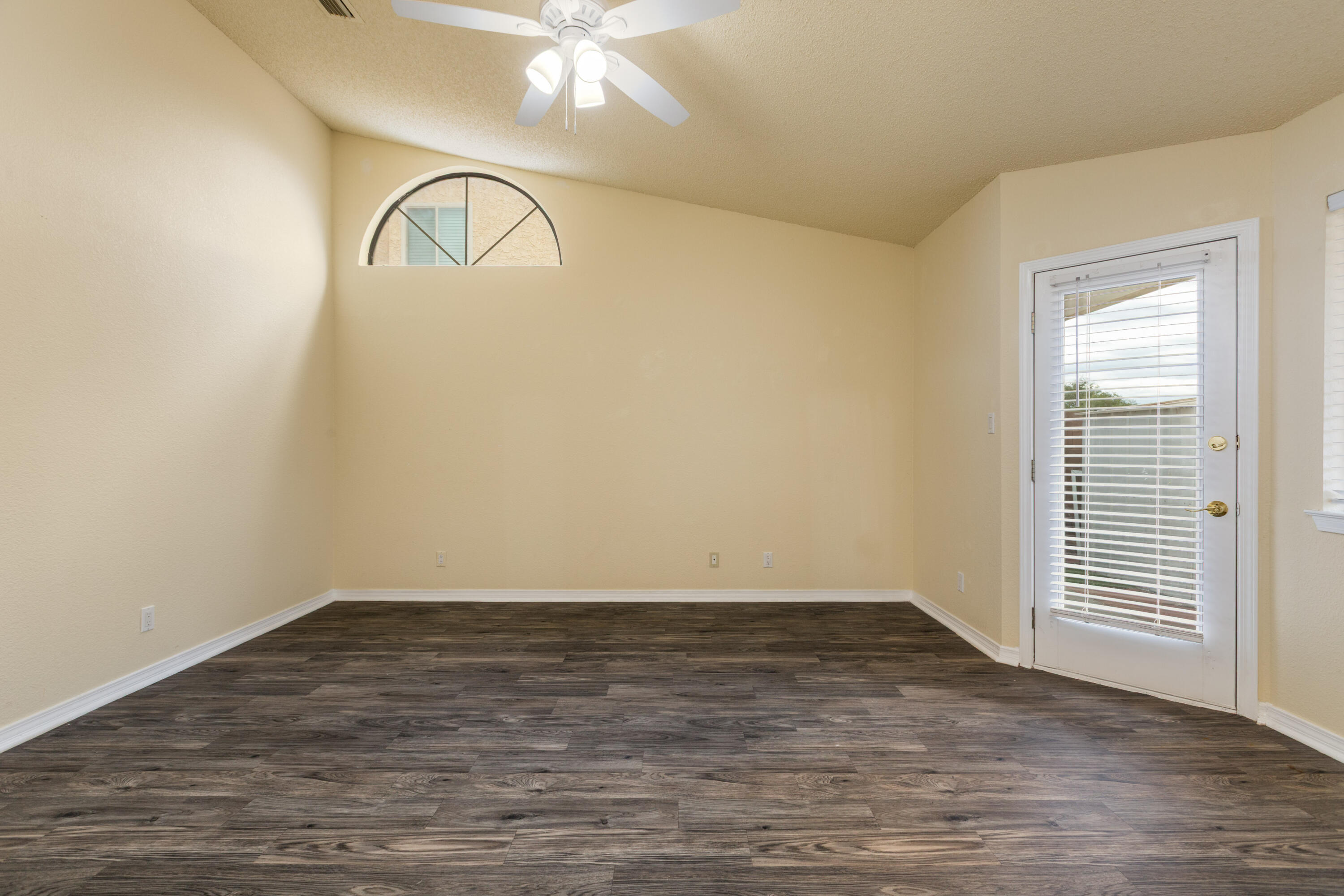 Photo 19 — 7715 Calhoun Drive NE