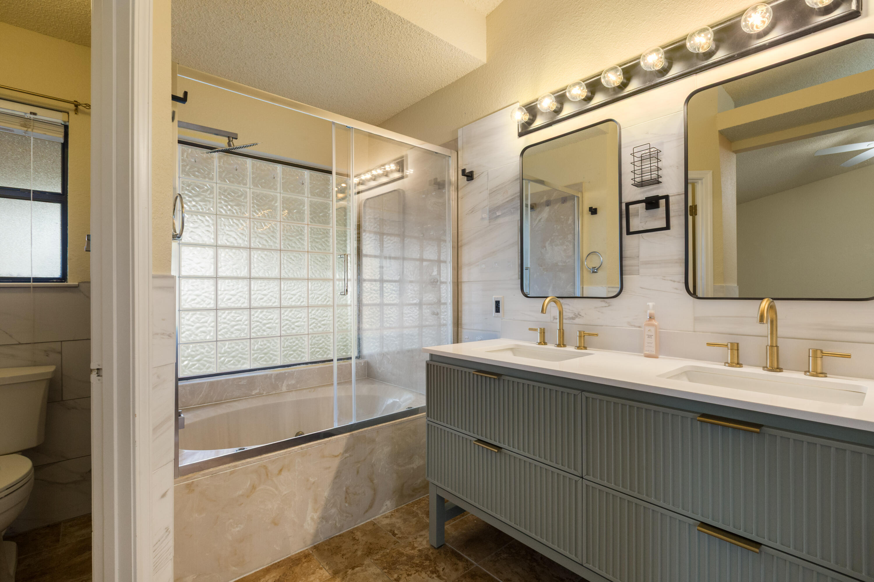 Photo 17 — 7715 Calhoun Drive NE