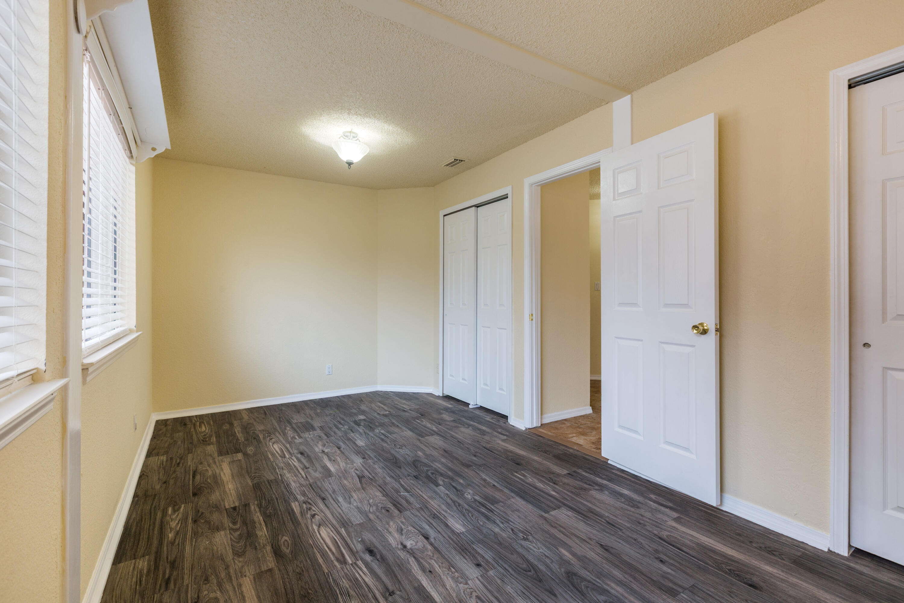 Photo 16 — 7715 Calhoun Drive NE