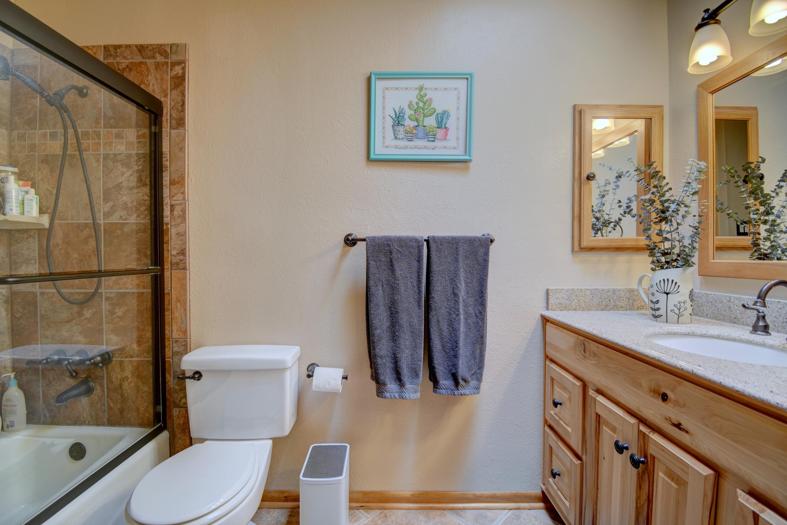 Photo 13 — 2021 Monte Largo Drive NE