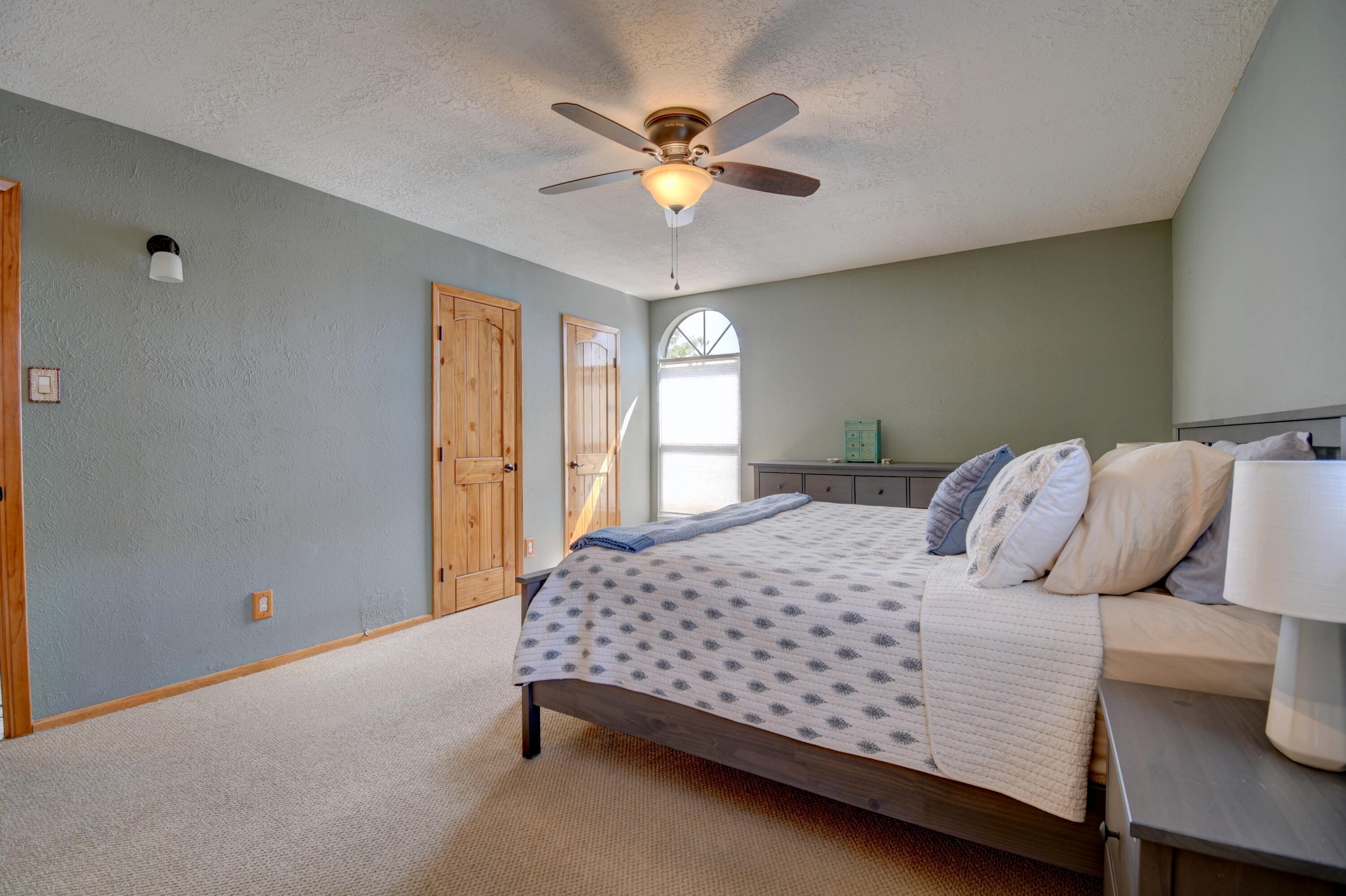 Photo 18 — 2021 Monte Largo Drive NE