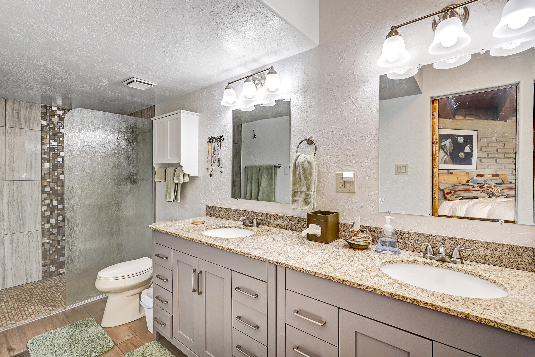 Photo 16 — 981 Antelope Avenue NE
