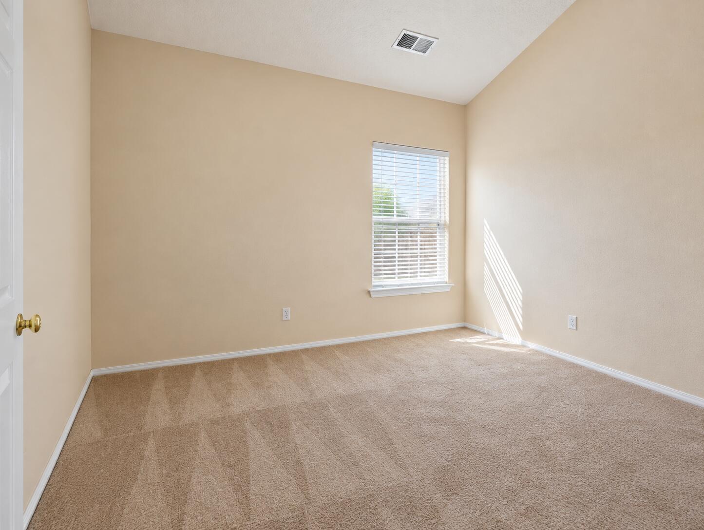 Photo 7 — 5520 Payson Court NW