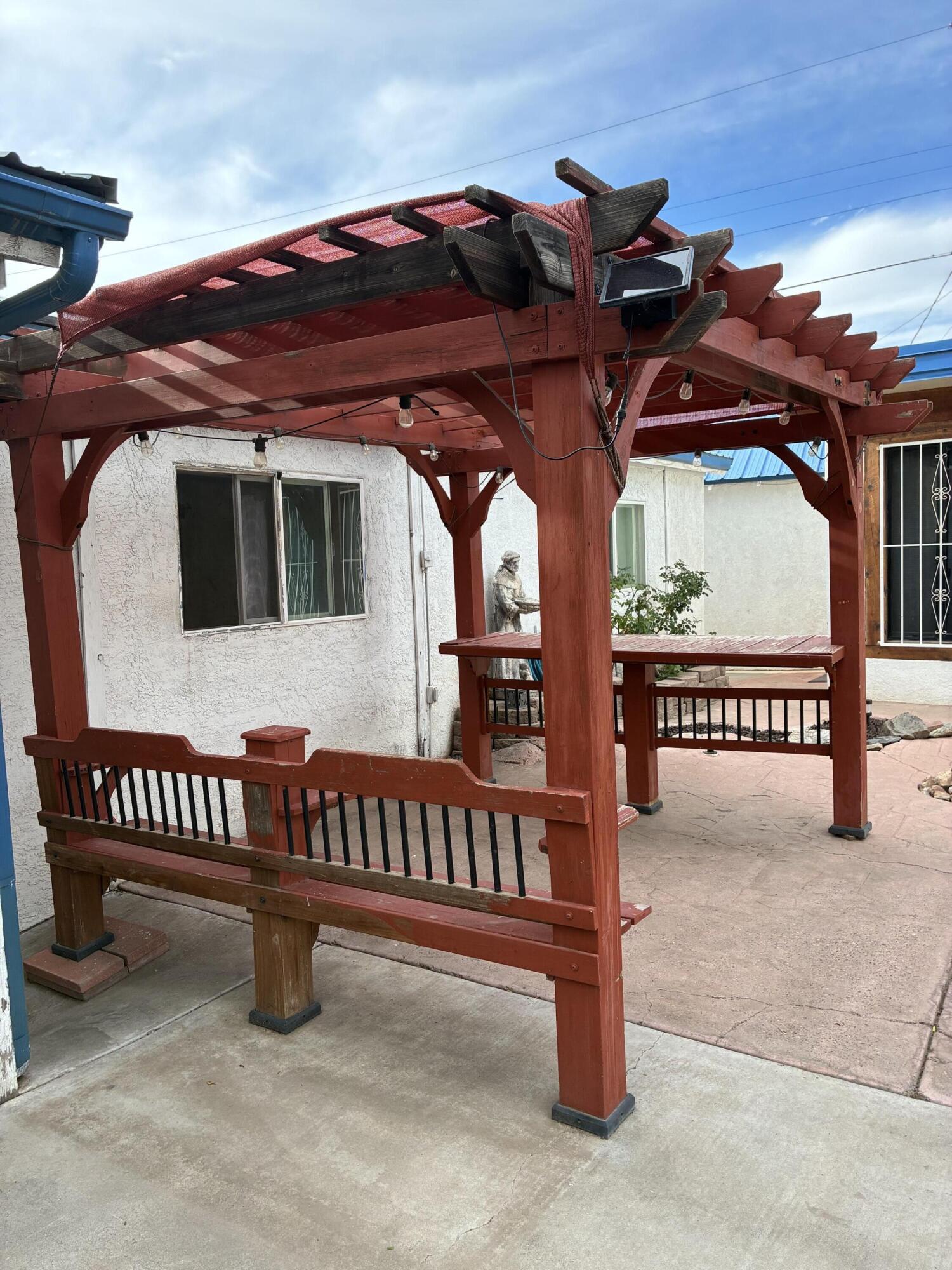 Photo 10 — 1141 Tapia Boulevard SW