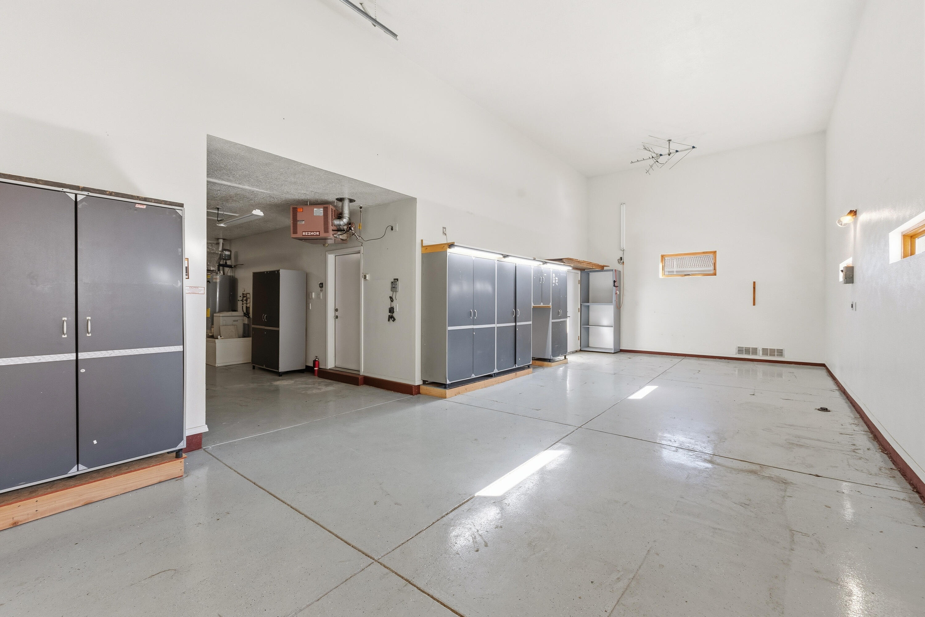 Photo 10 — 3196 Ashkirk Loop SE