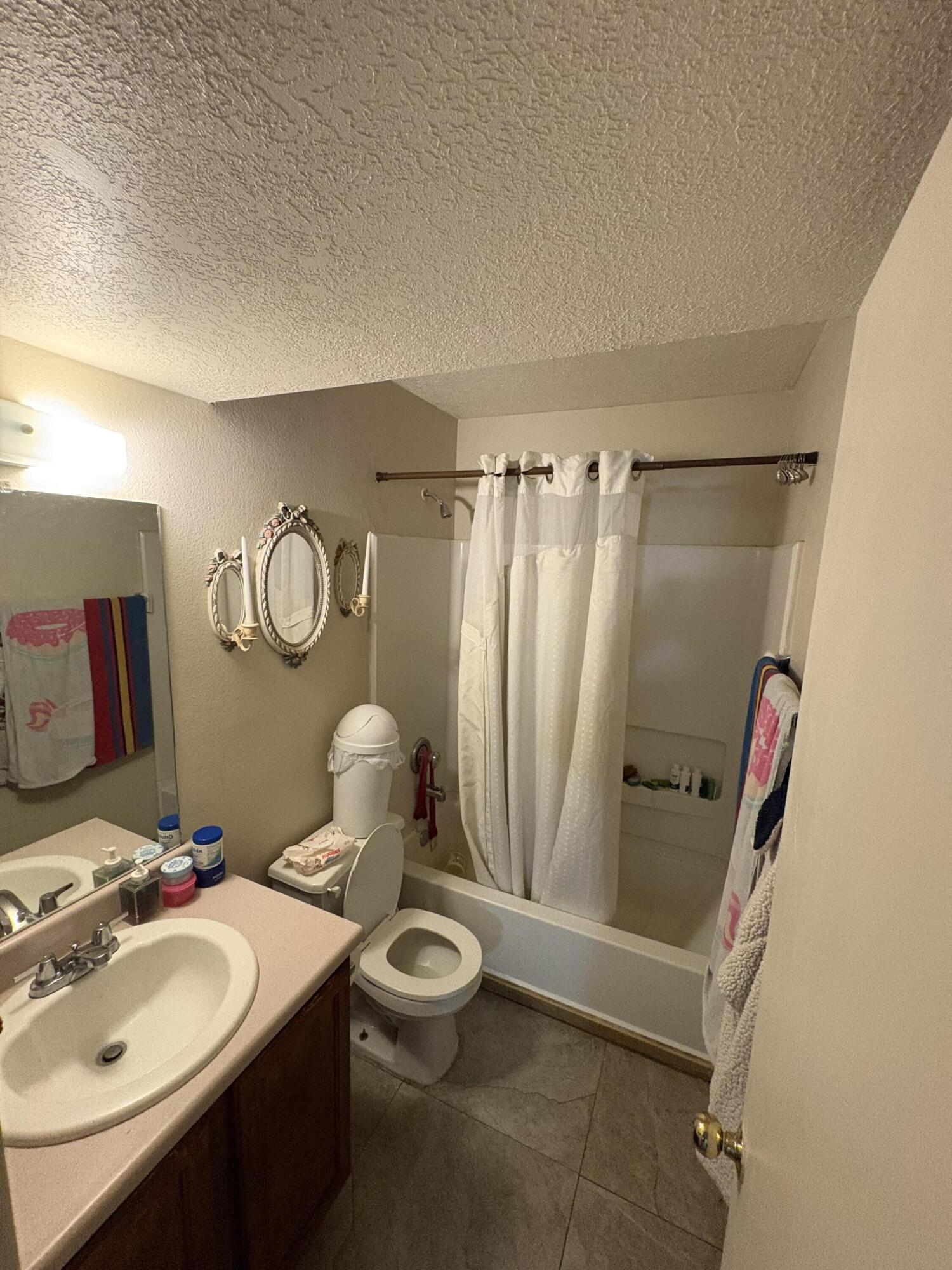 Photo 5 — 1701 Desert Ridge Road SW