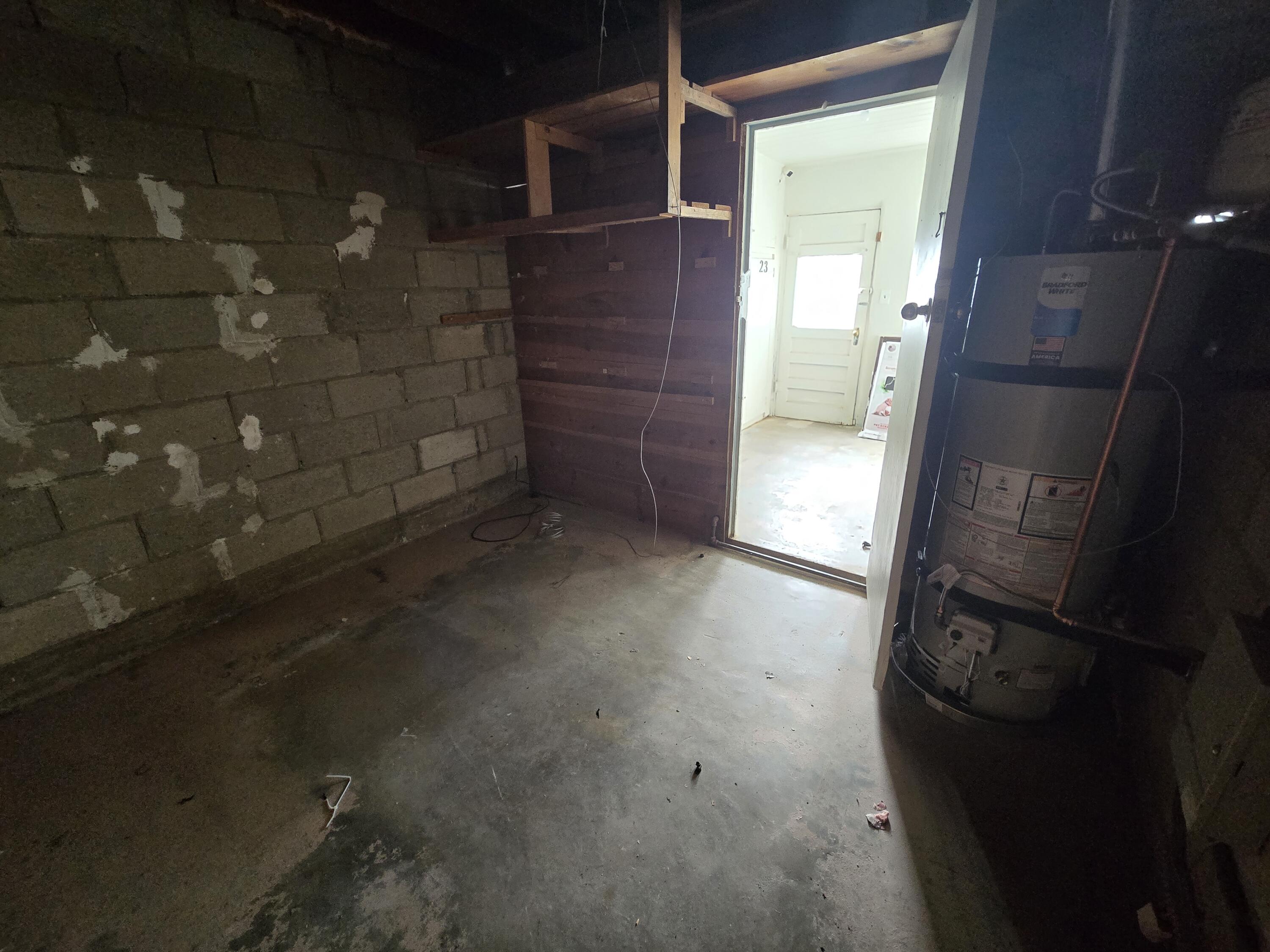 Photo 2 — 1009 Truman Street SE