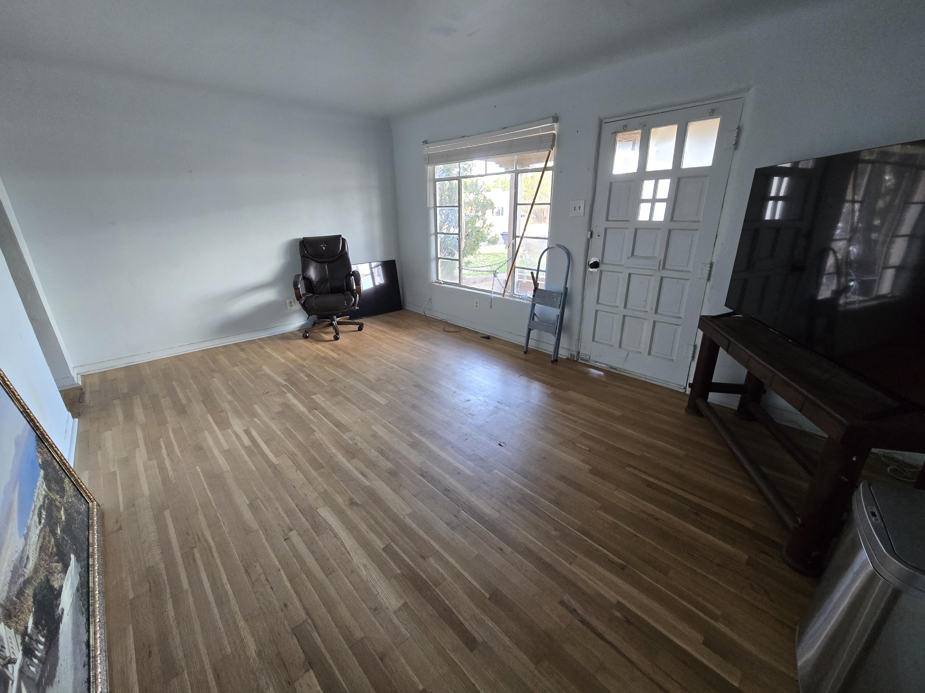 Photo 12 — 1009 Truman Street SE