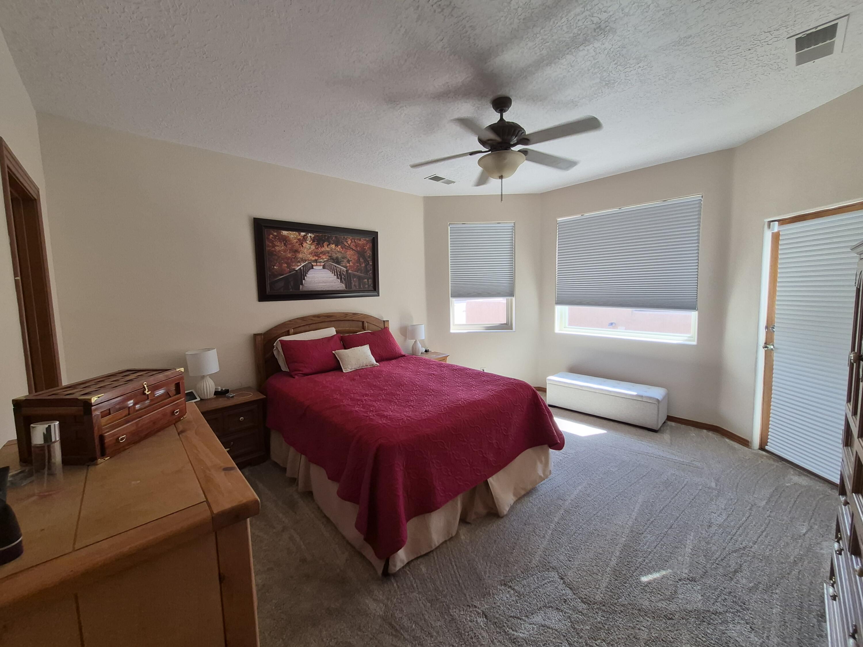 Photo 17 — 8412 Desert Sunrise Road NE