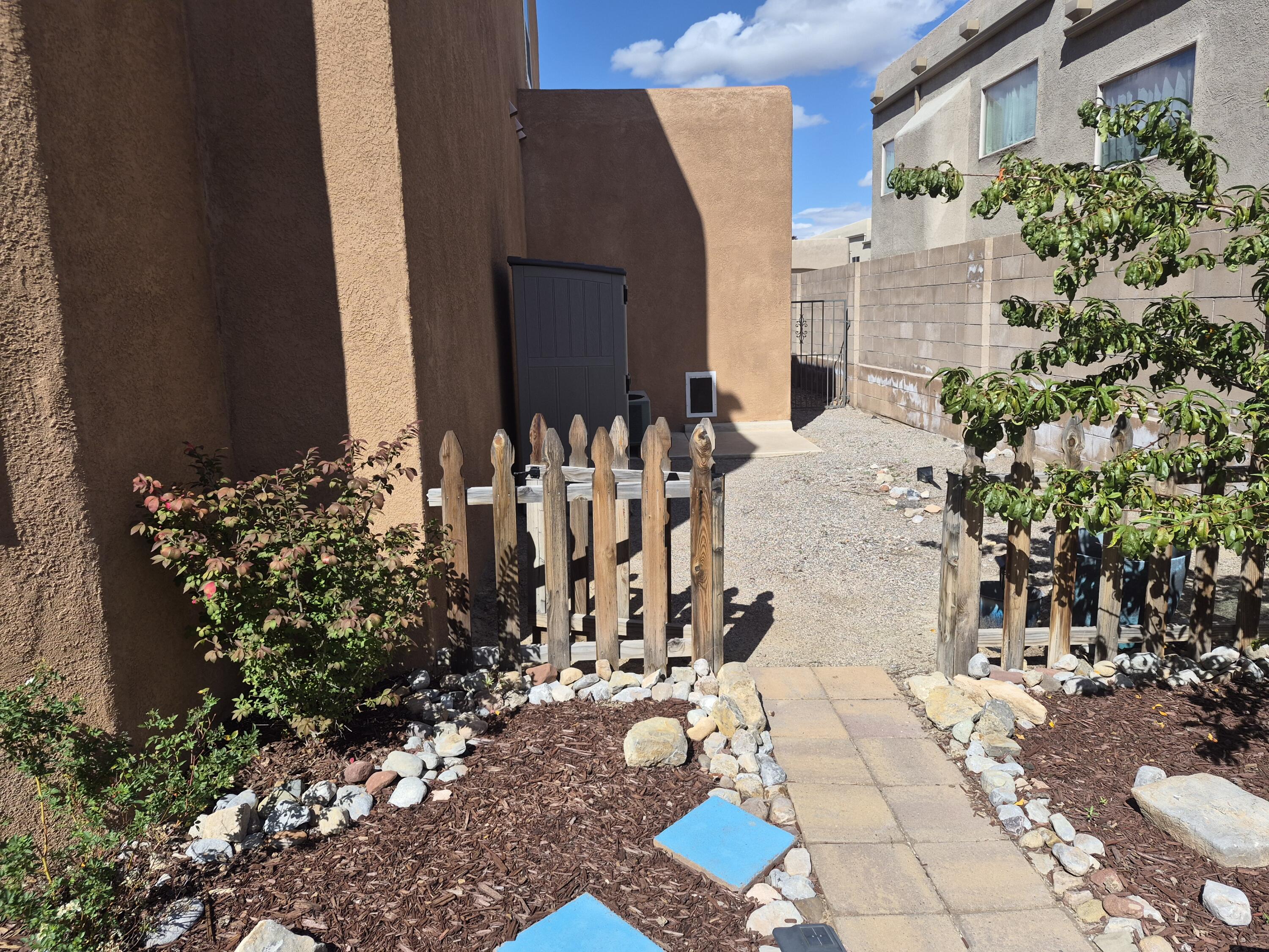 Photo 3 — 8412 Desert Sunrise Road NE