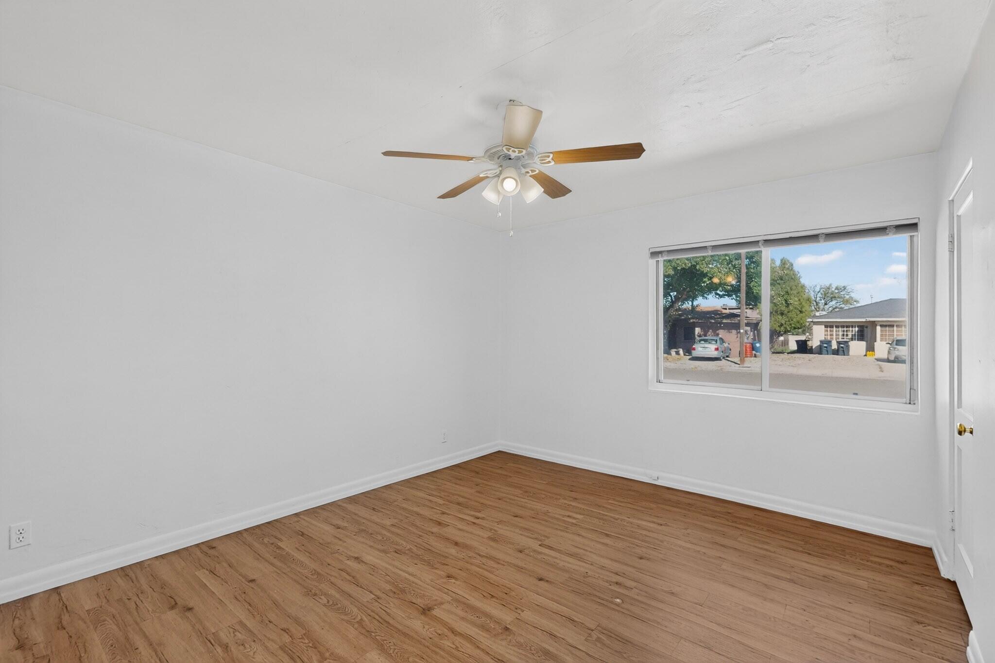 Photo 17 — 5824 Bellamah Avenue NE