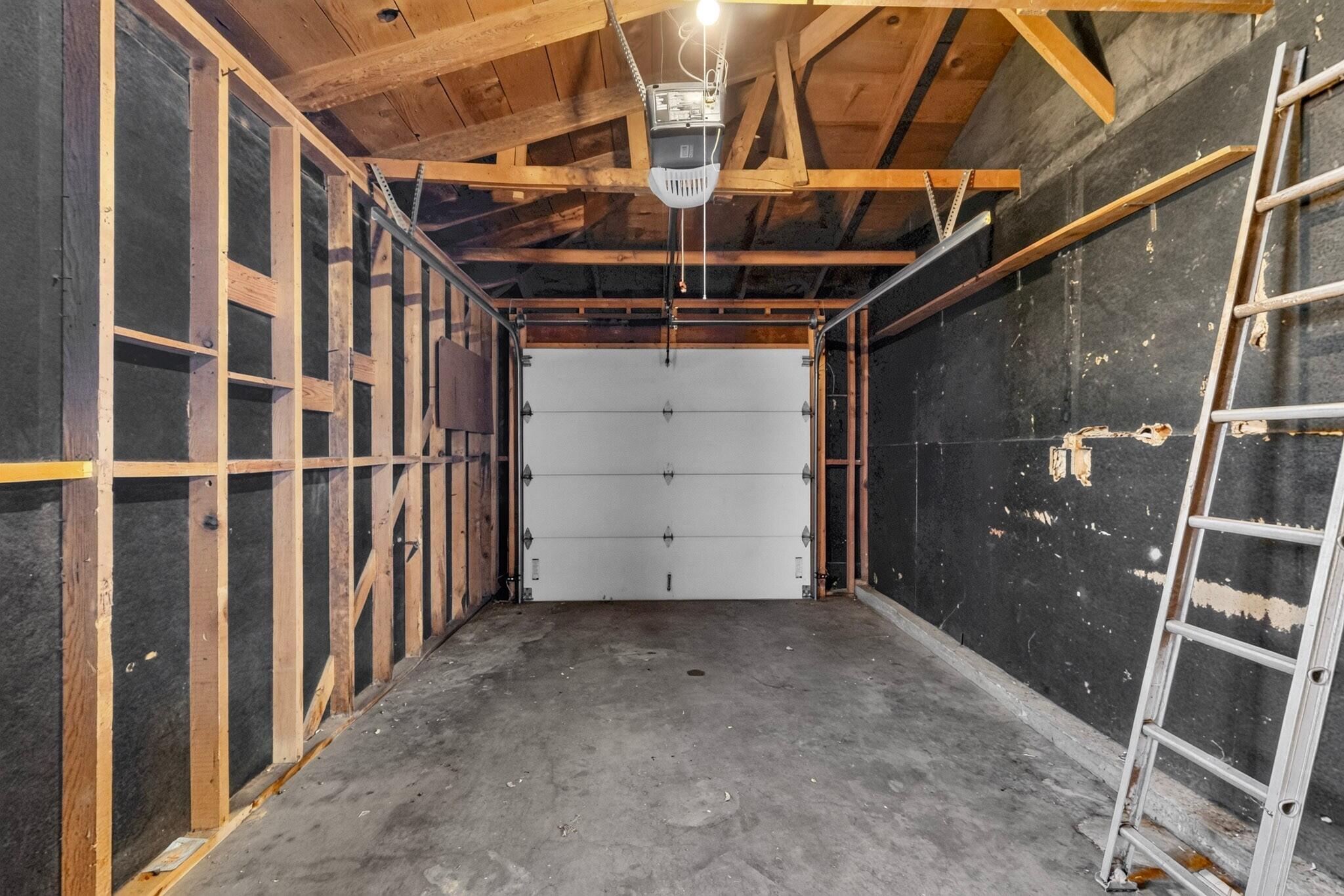 Photo 10 — 5824 Bellamah Avenue NE