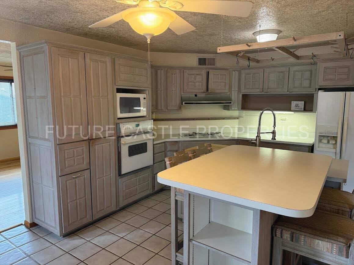 Photo 10 — 502 Niagara Road NE