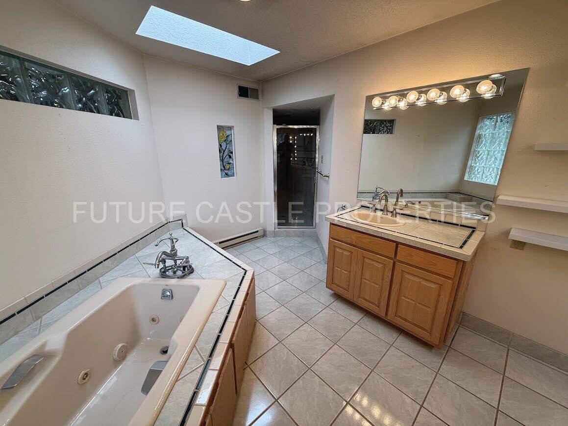 Photo 6 — 502 Niagara Road NE