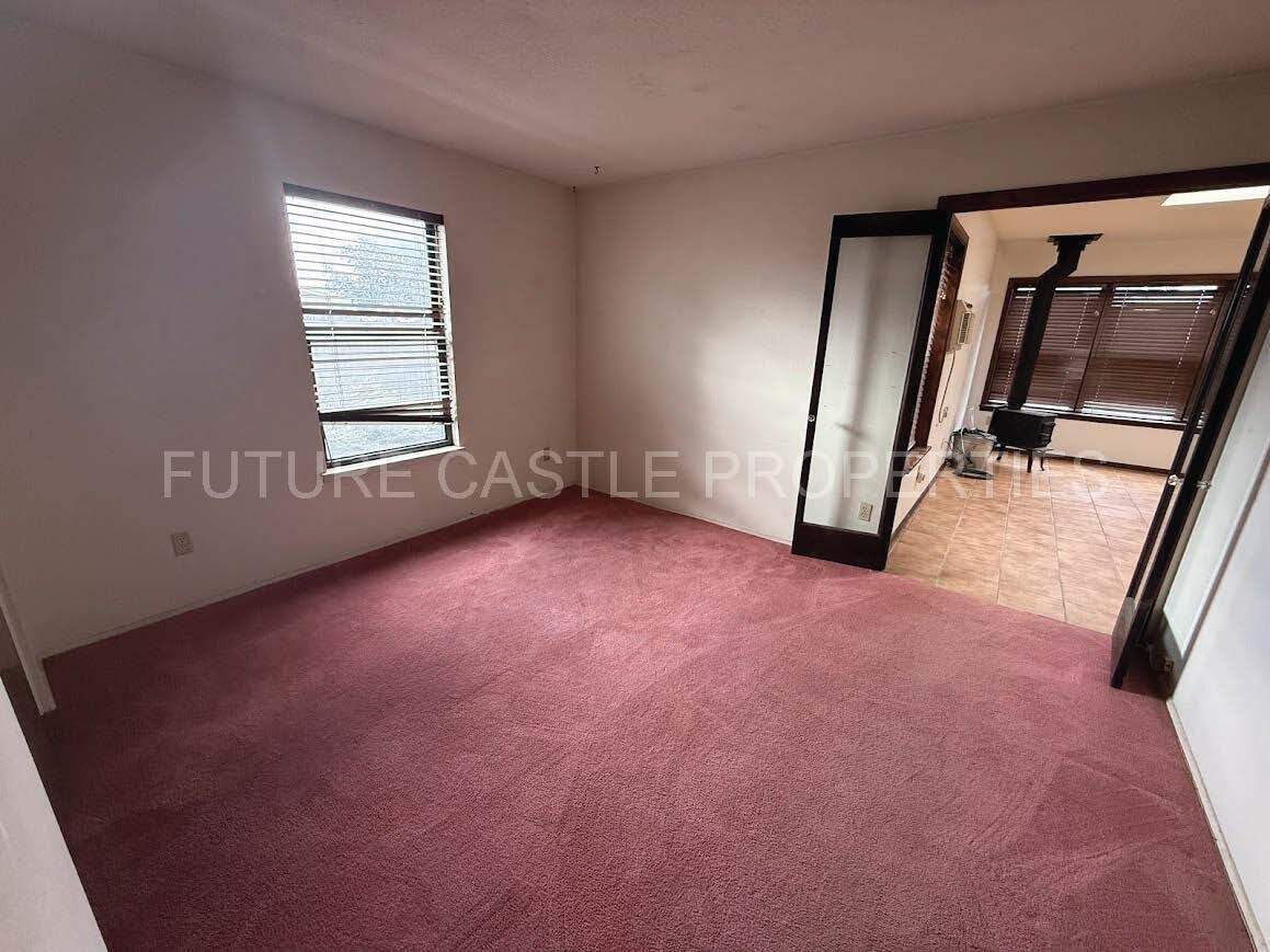 Photo 4 — 502 Niagara Road NE