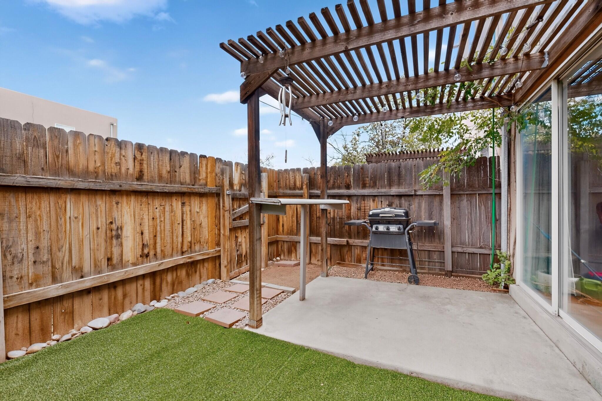 Photo 7 — 615 Menaul Boulevard NW UNIT C