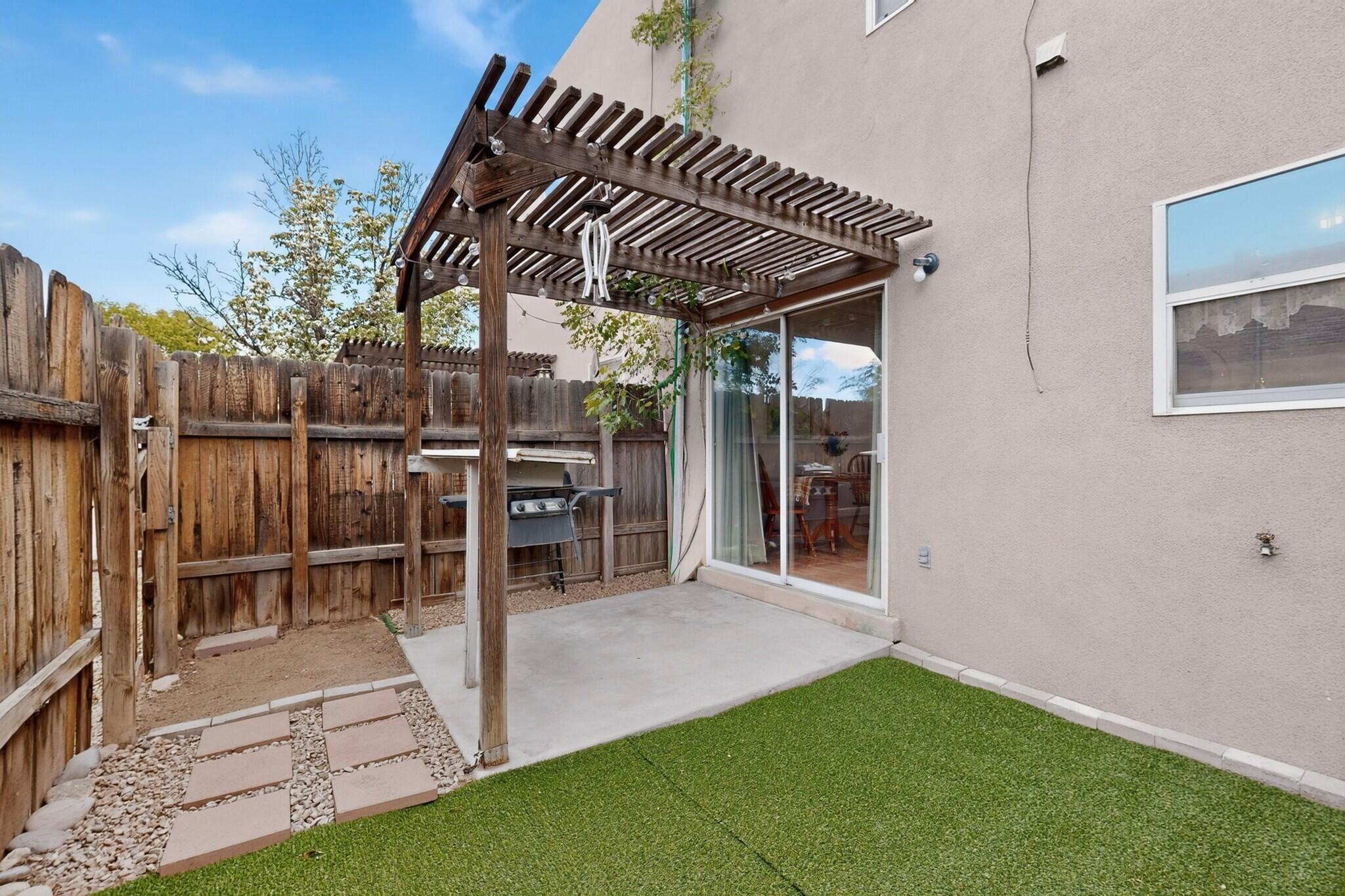Photo 5 — 615 Menaul Boulevard NW UNIT C