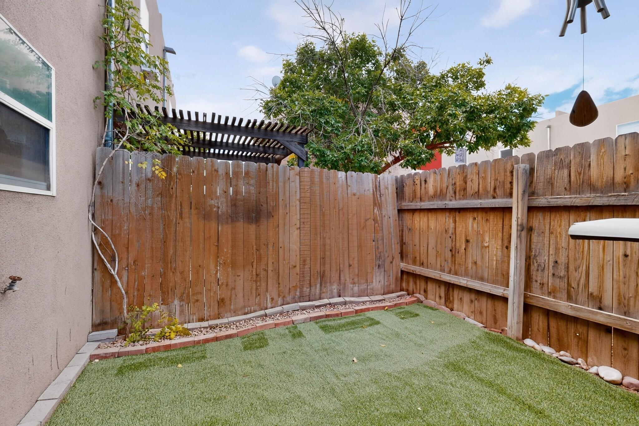 Photo 4 — 615 Menaul Boulevard NW UNIT C