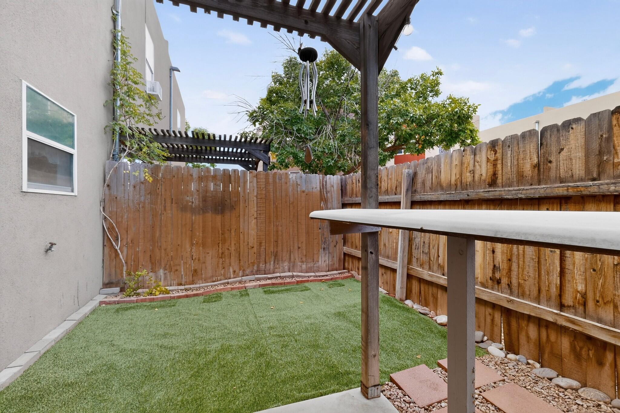 Photo 3 — 615 Menaul Boulevard NW UNIT C