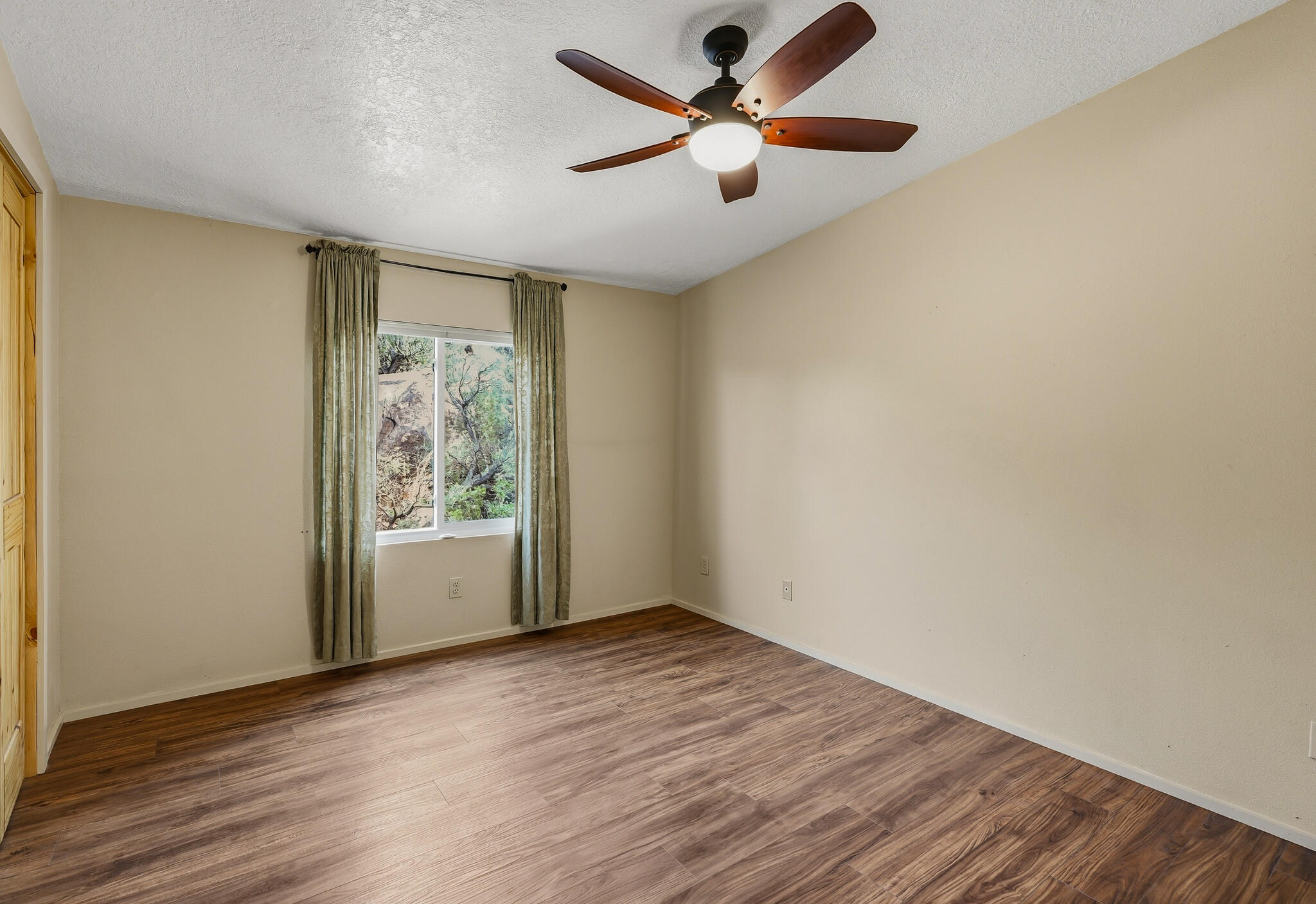 Photo 14 — 15 McAtee Place
