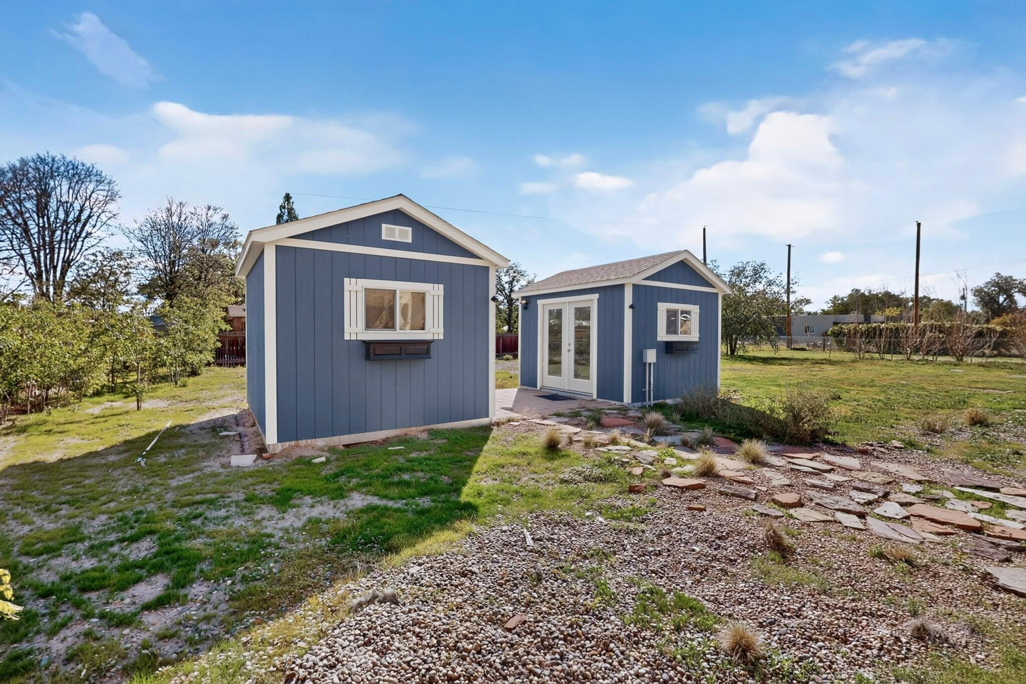 Photo 5 — 712 Green Valley Road NW