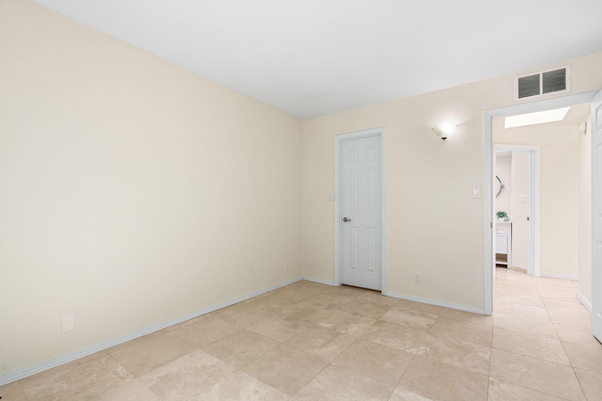 Photo 10 — 8105 Countrywood Road NE