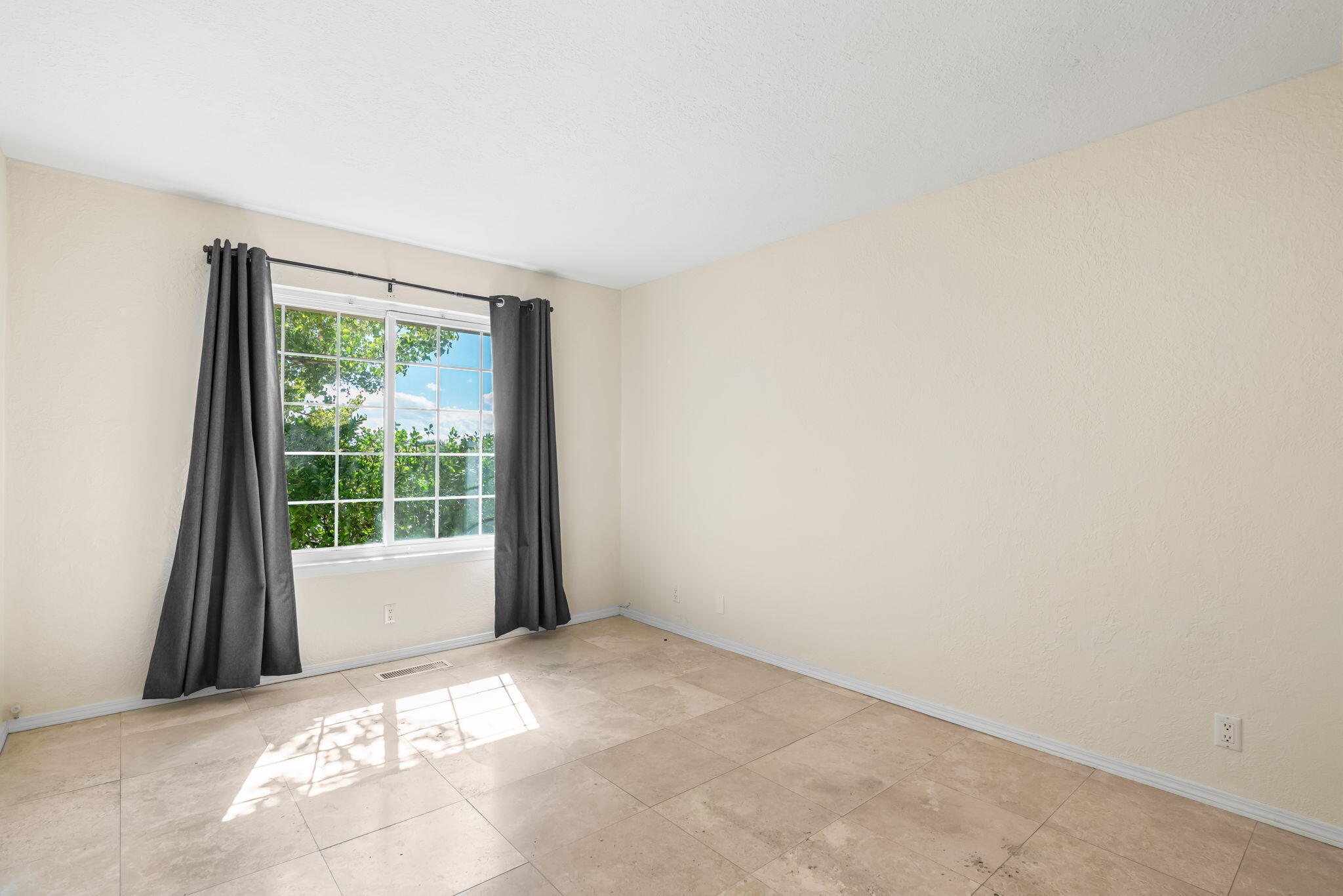 Photo 9 — 8105 Countrywood Road NE