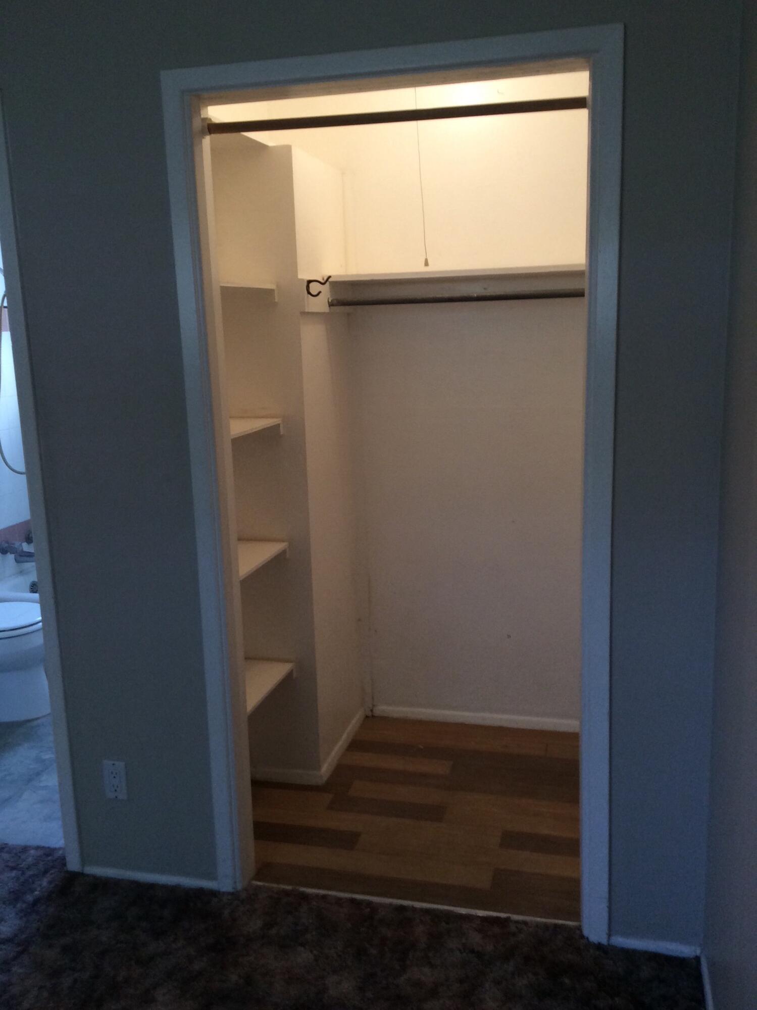 Photo 5 — 427 Stanford Drive SE b