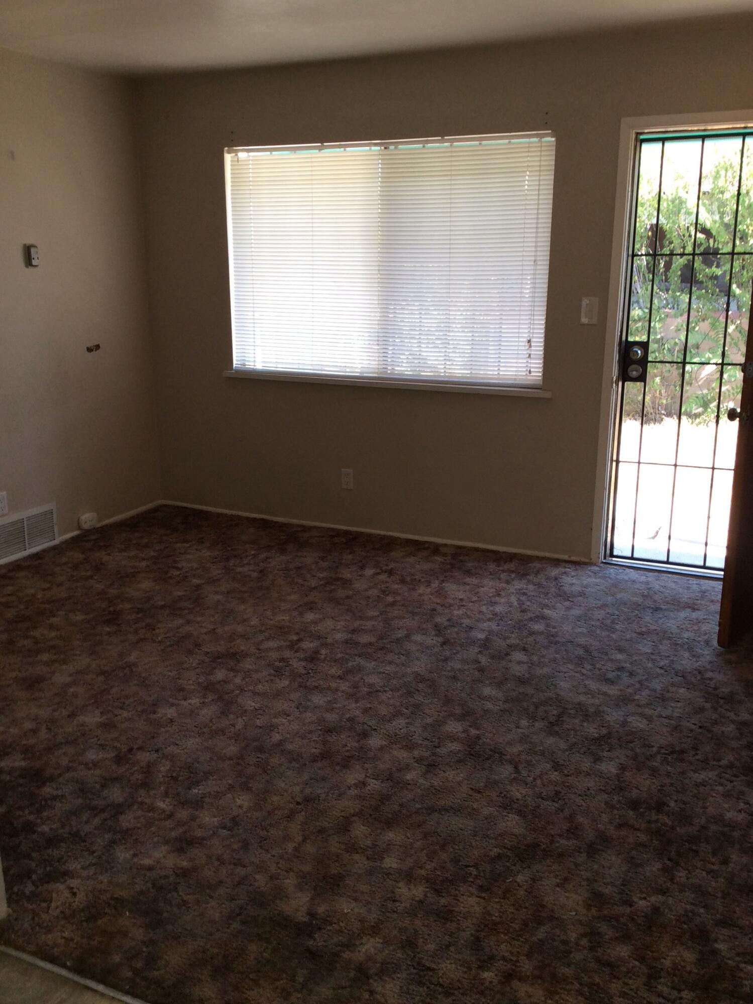 Photo 2 — 427 Stanford Drive SE b