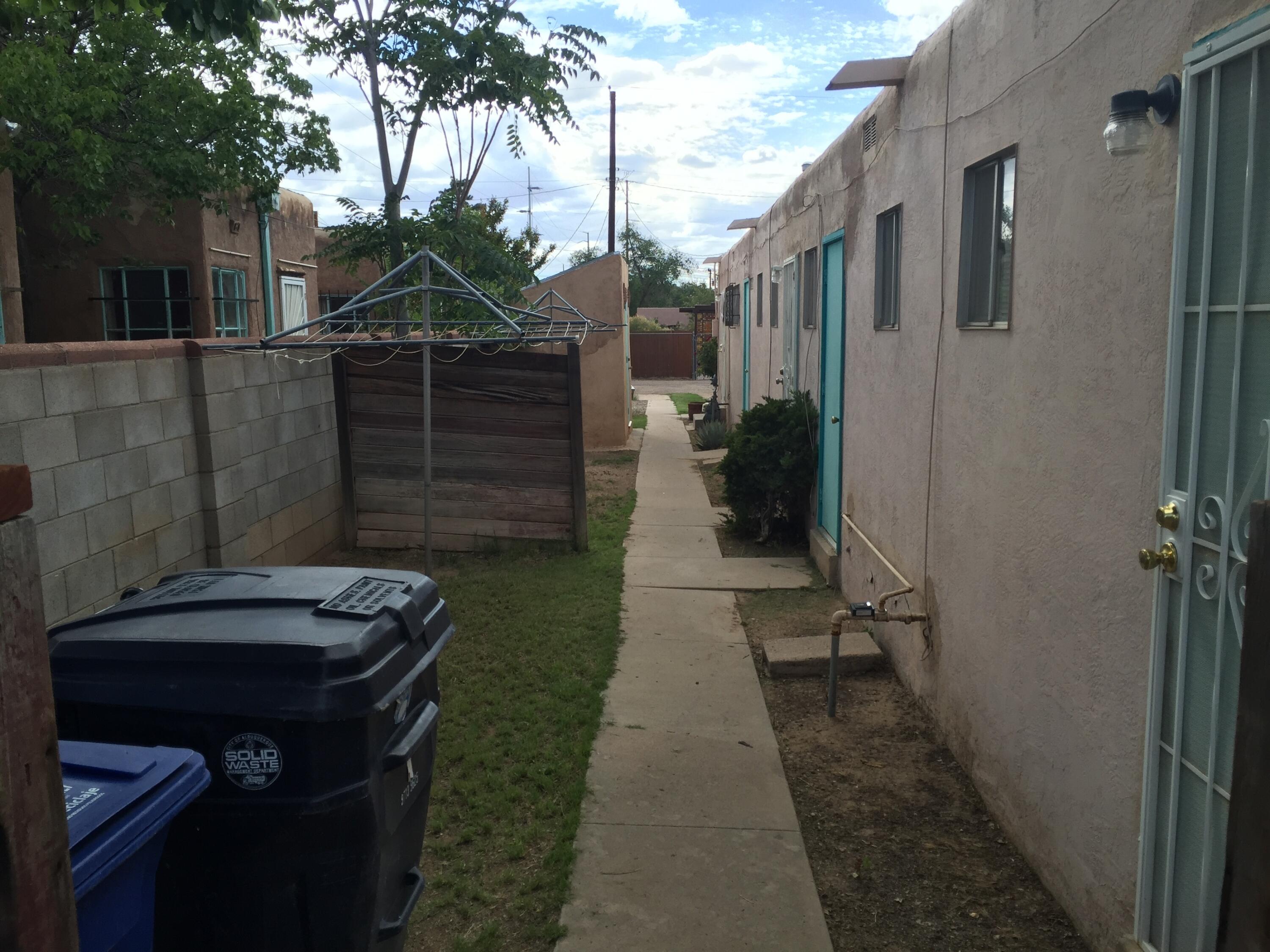 Photo 13 — 427 Stanford Drive SE b