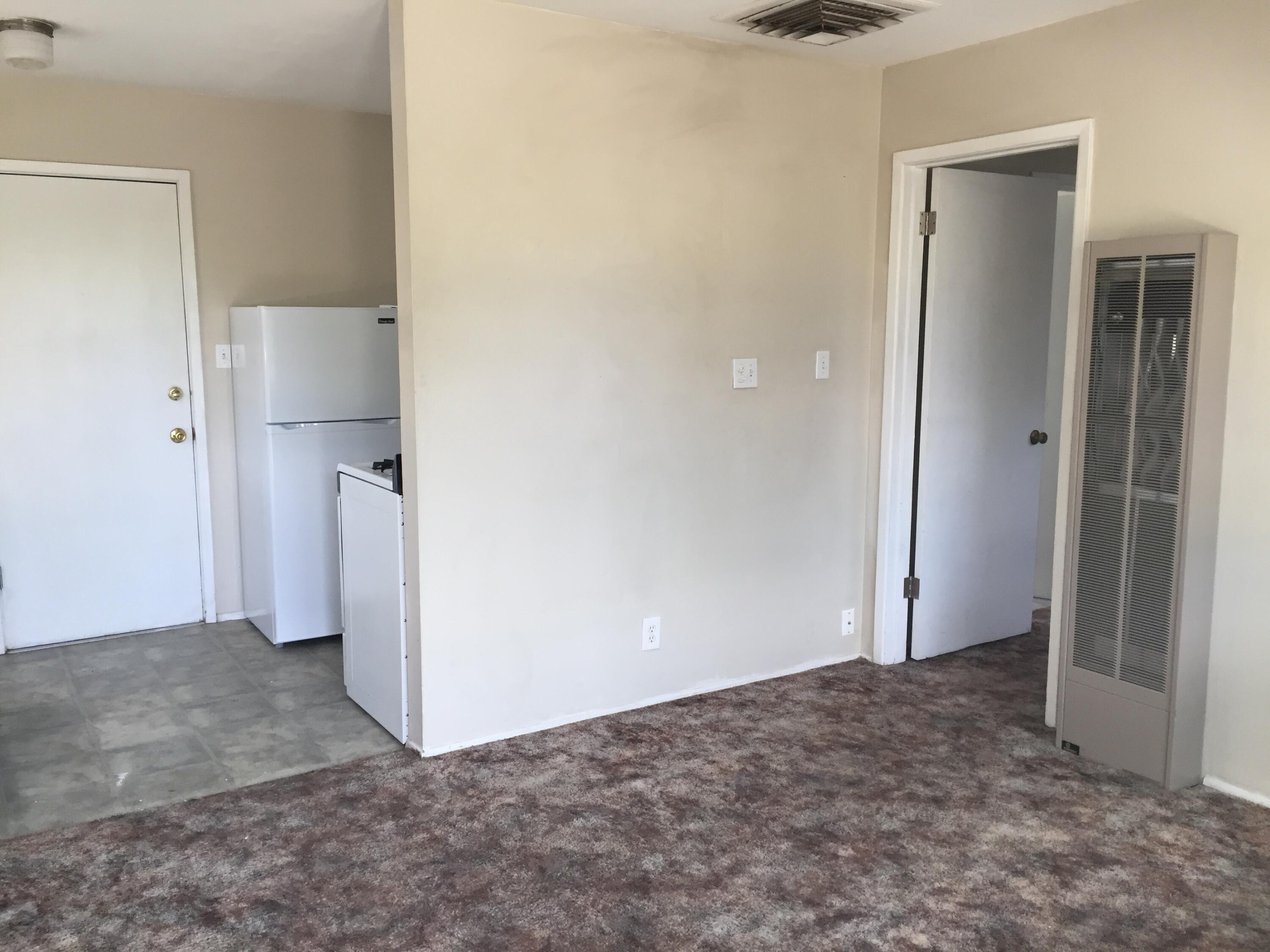 Photo 8 — 427 Stanford Drive SE b