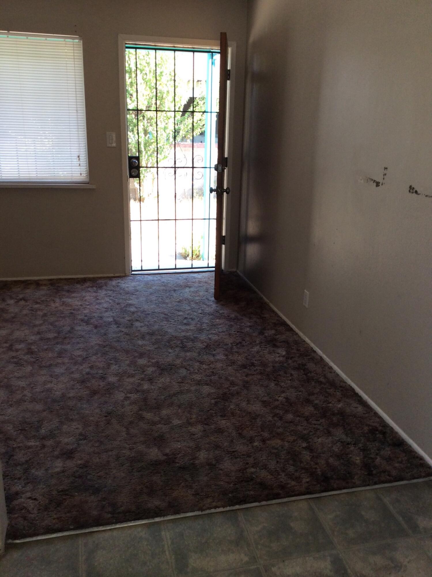 Photo 7 — 427 Stanford Drive SE b