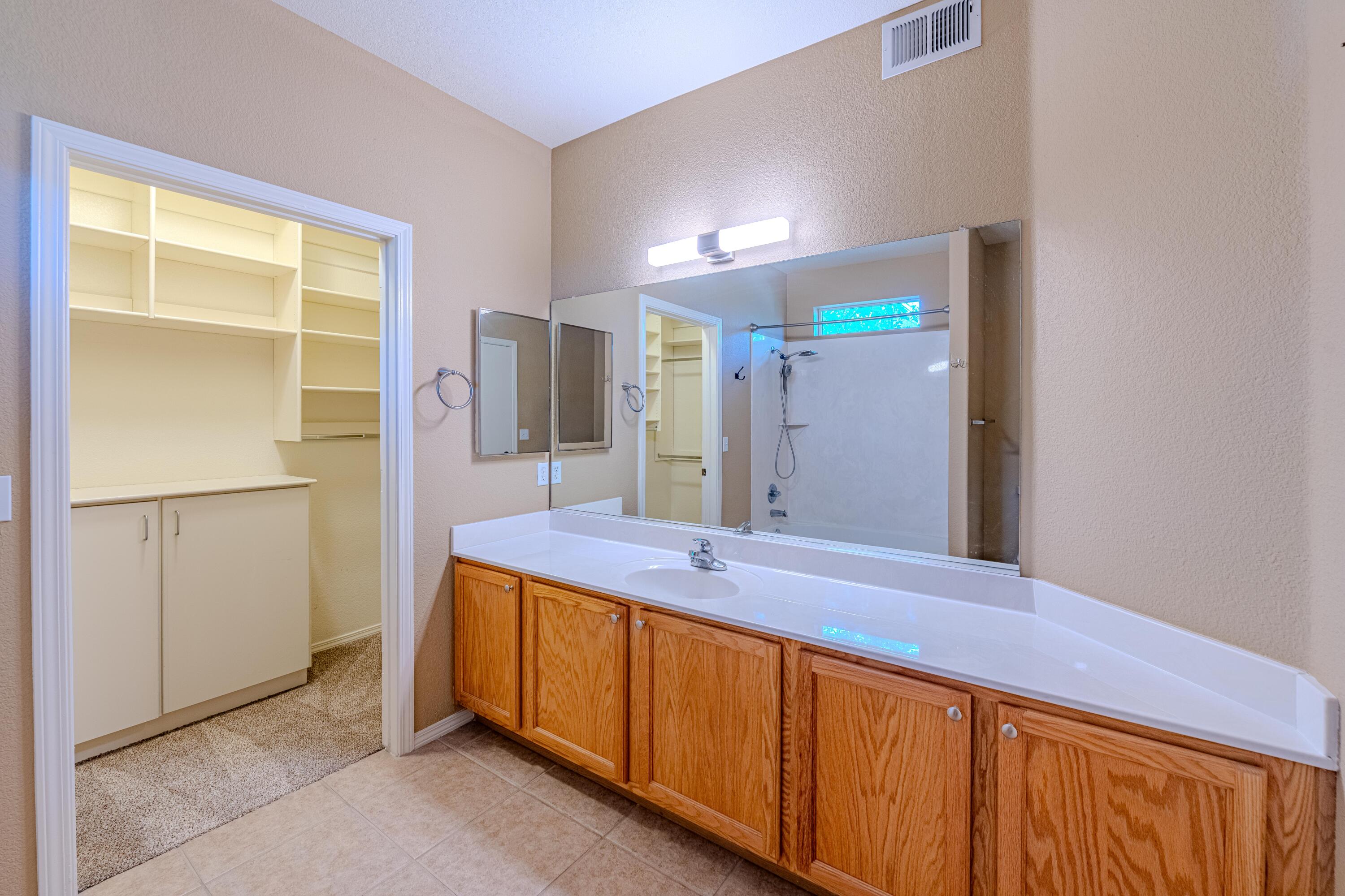 Photo 19 — 6800 Vista Del Norte Road NE # 23