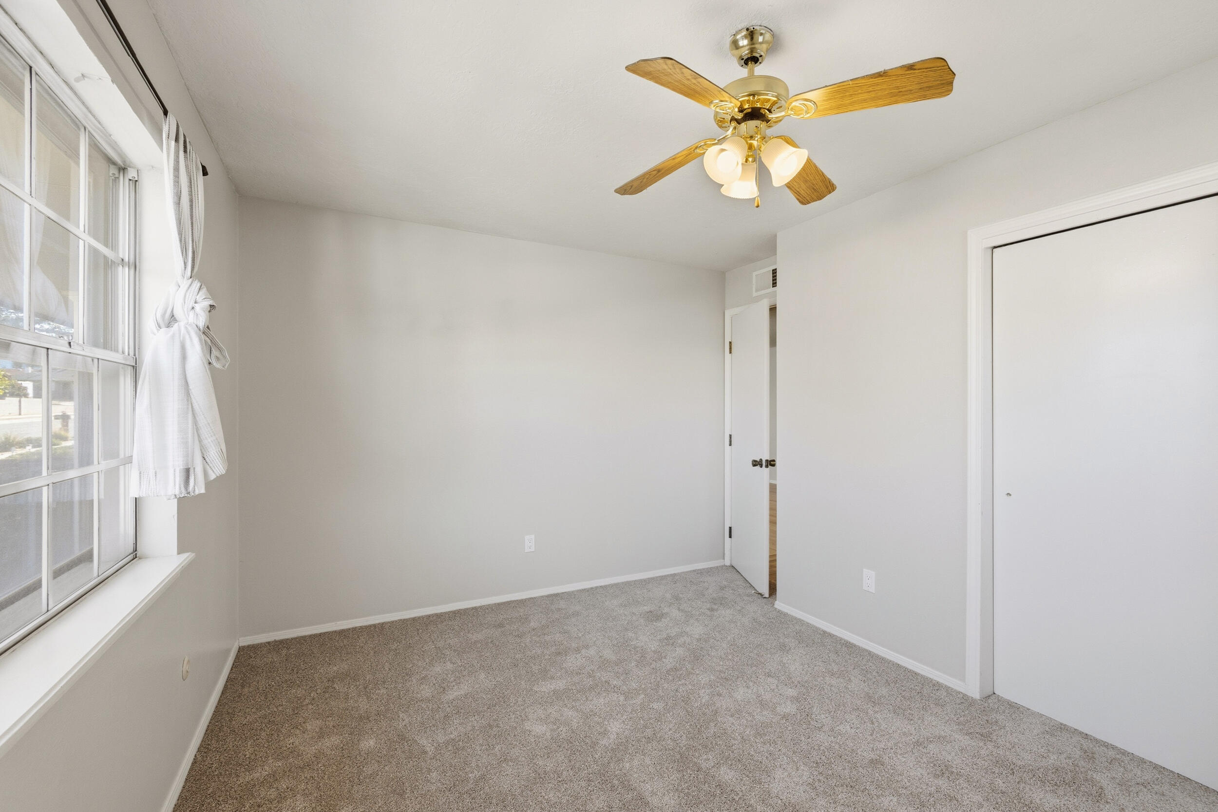 Photo 11 — 7230 Luella Anne Drive NE