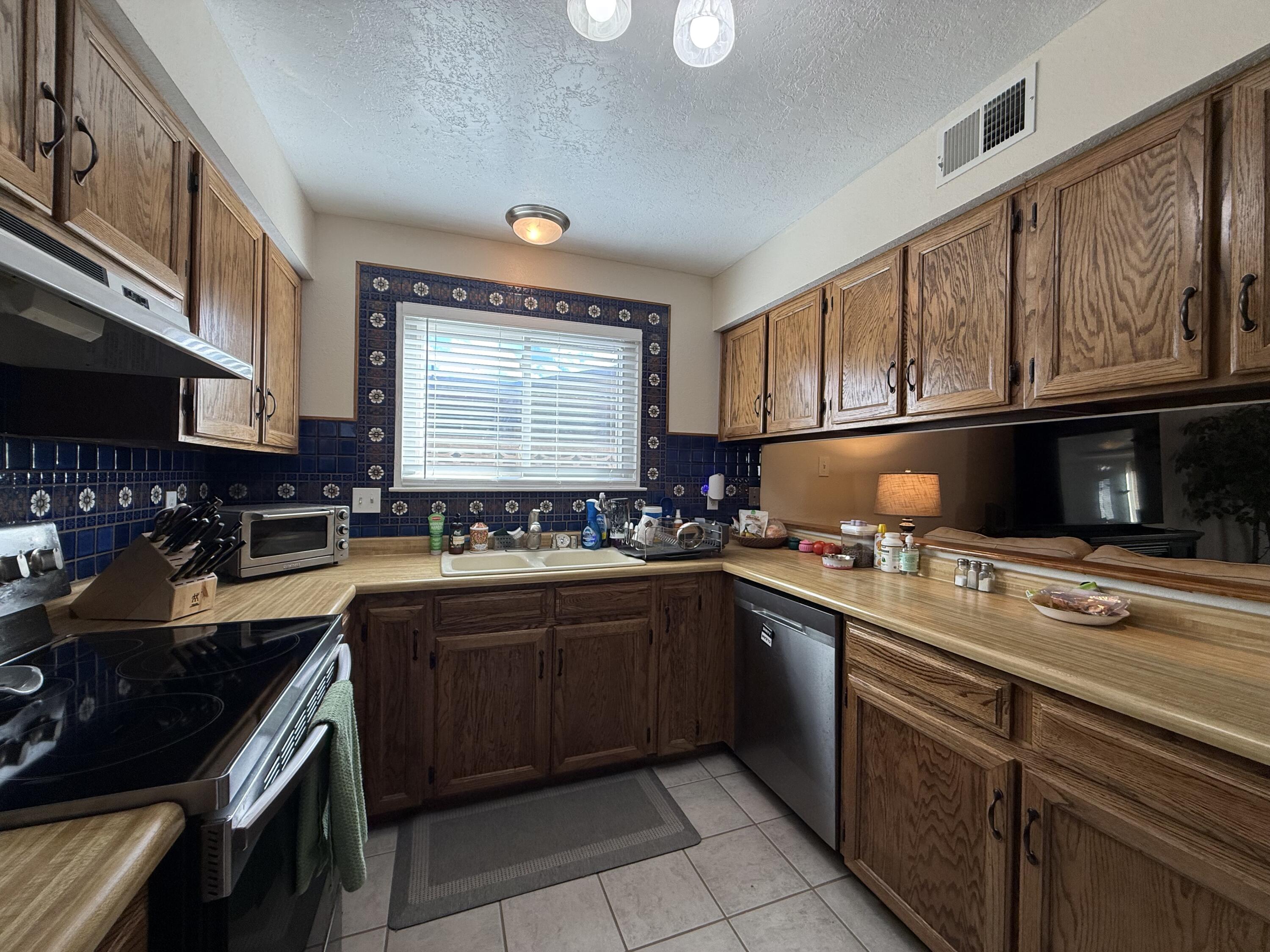 Photo 10 — 7409 Pecos Trail NW