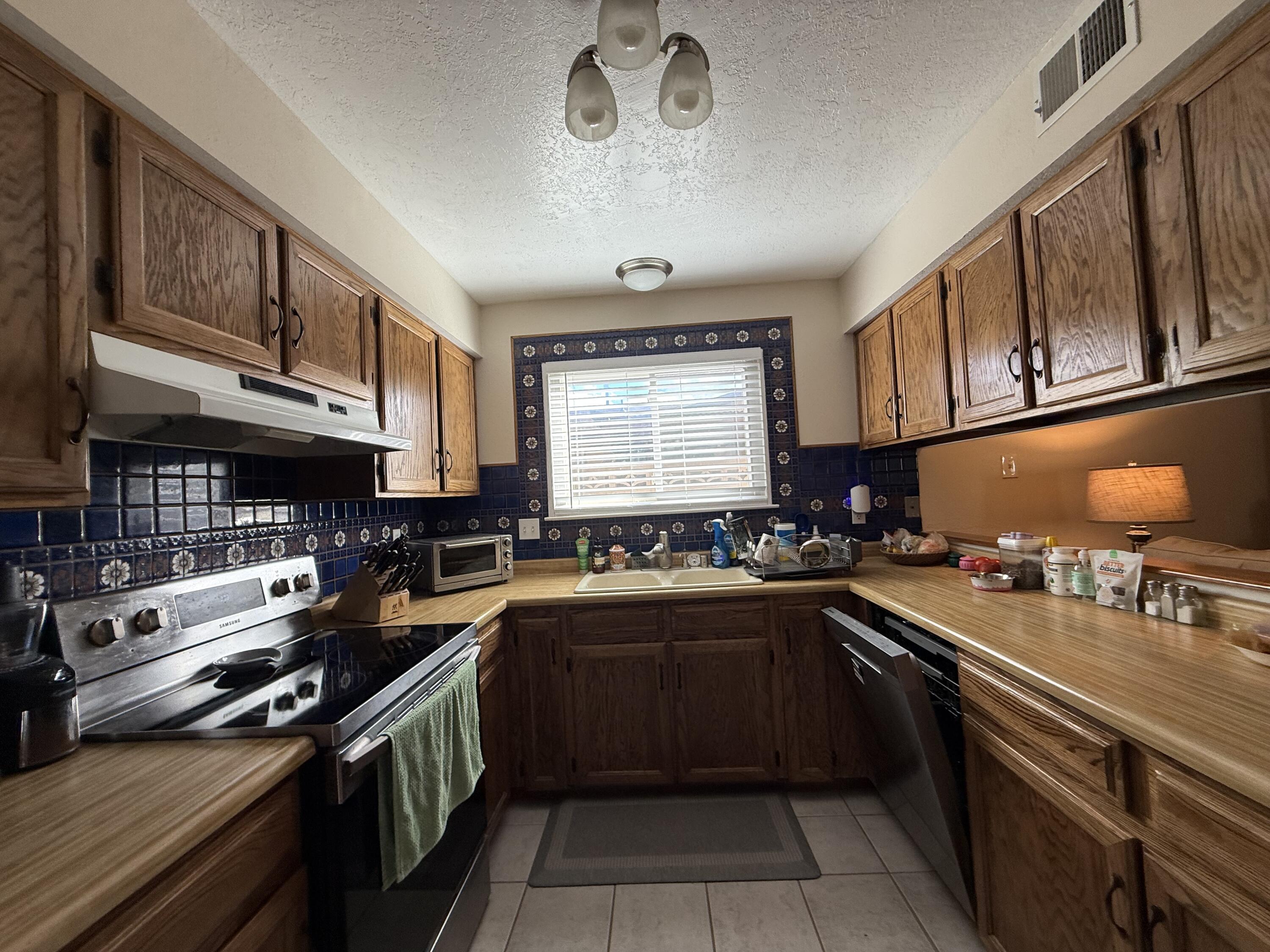 Photo 6 — 7409 Pecos Trail NW