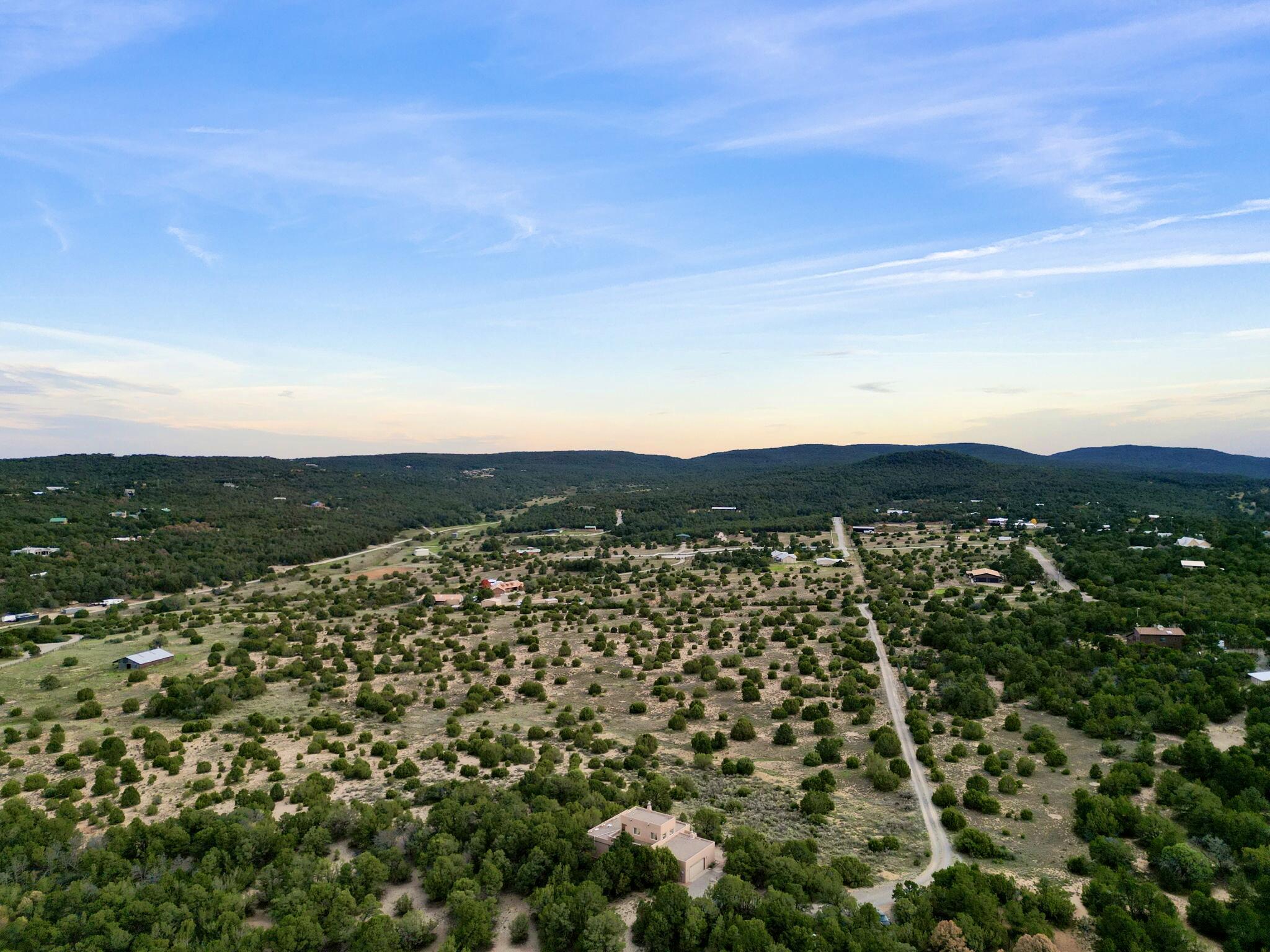 Photo 6 — 27 Sedillo Loop